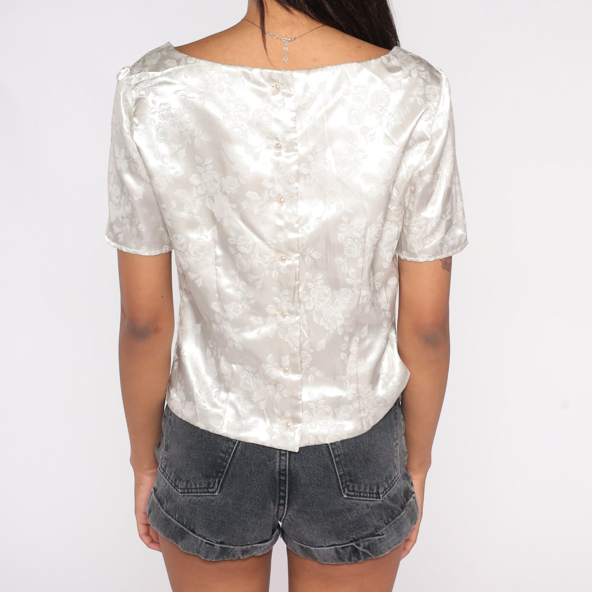 80s White Satin Blouse Floral Embossed Short Sleeve Scalloped Hem Medium