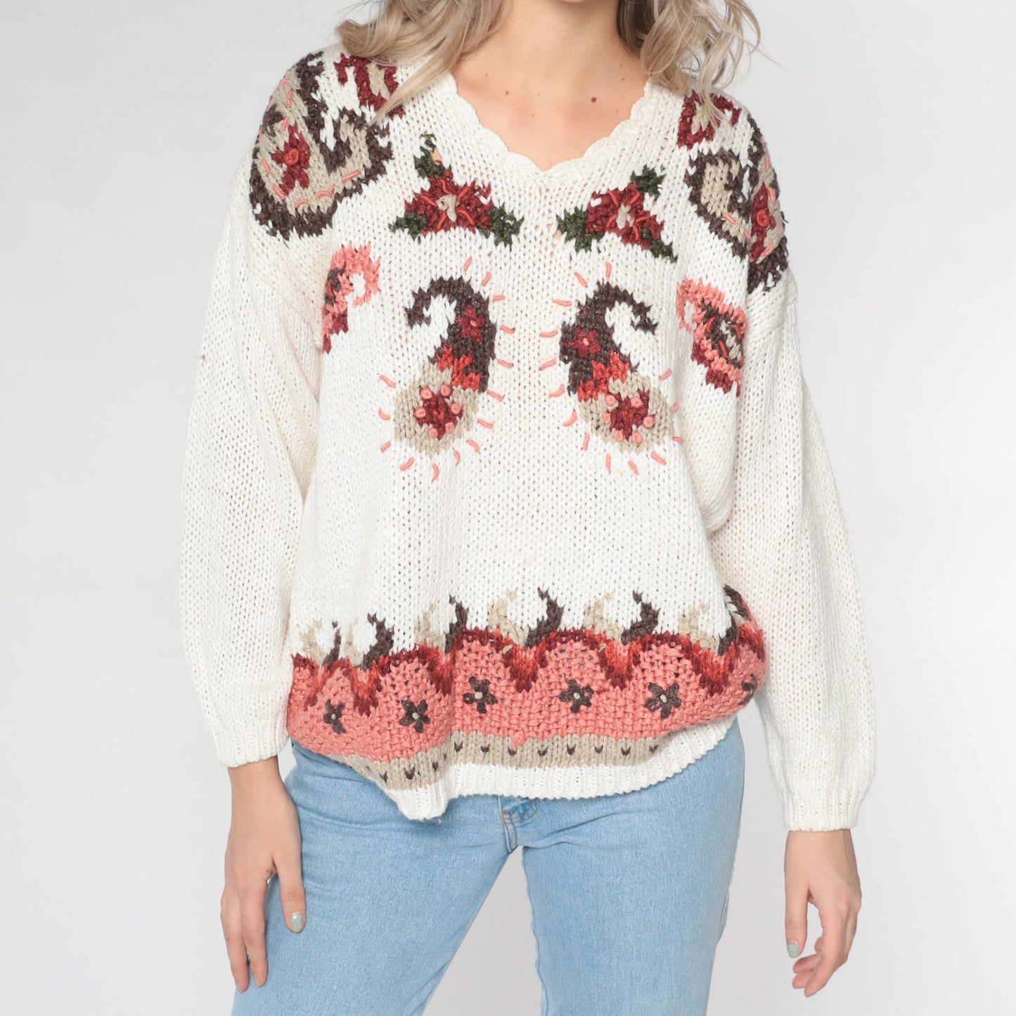 90s White Floral Paisley Embroidered Sweater Scalloped Neckline Large