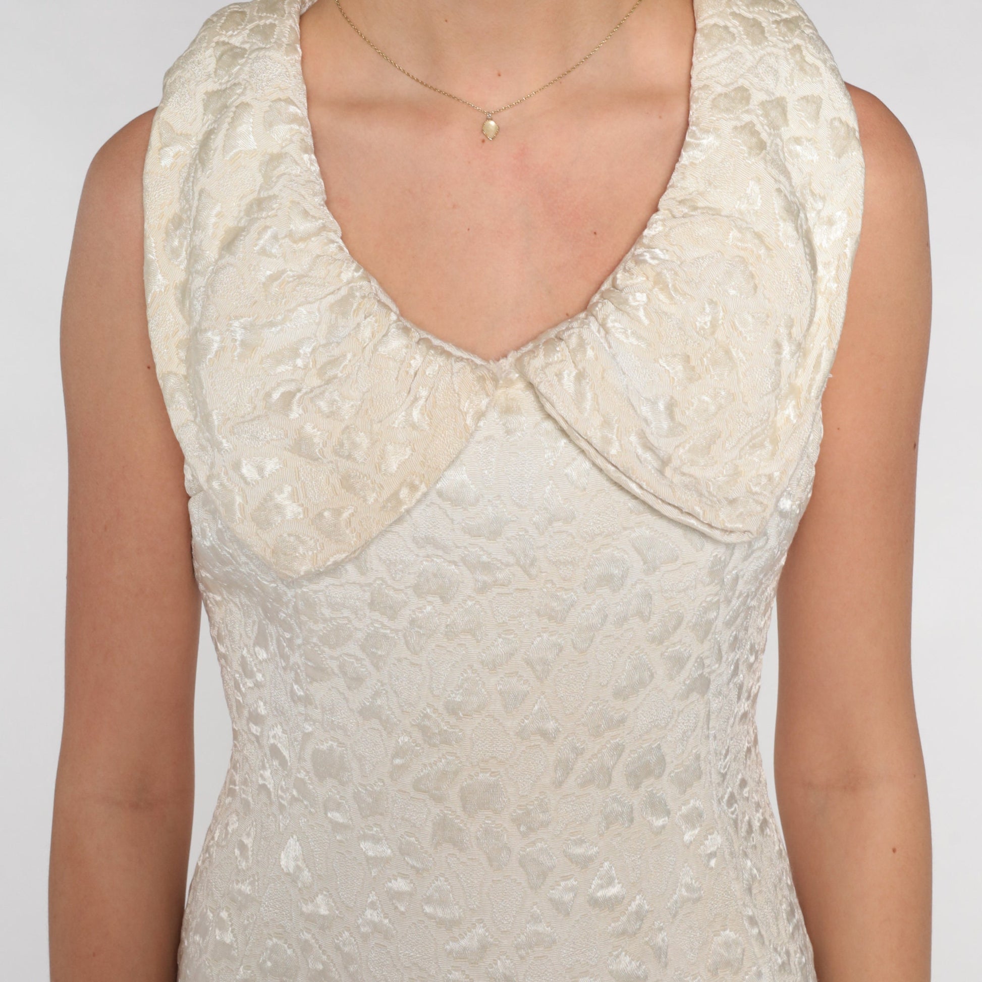 60s Cream Brocade Mini Dress Oversized Collar Sleeveless Sheath Extra Small