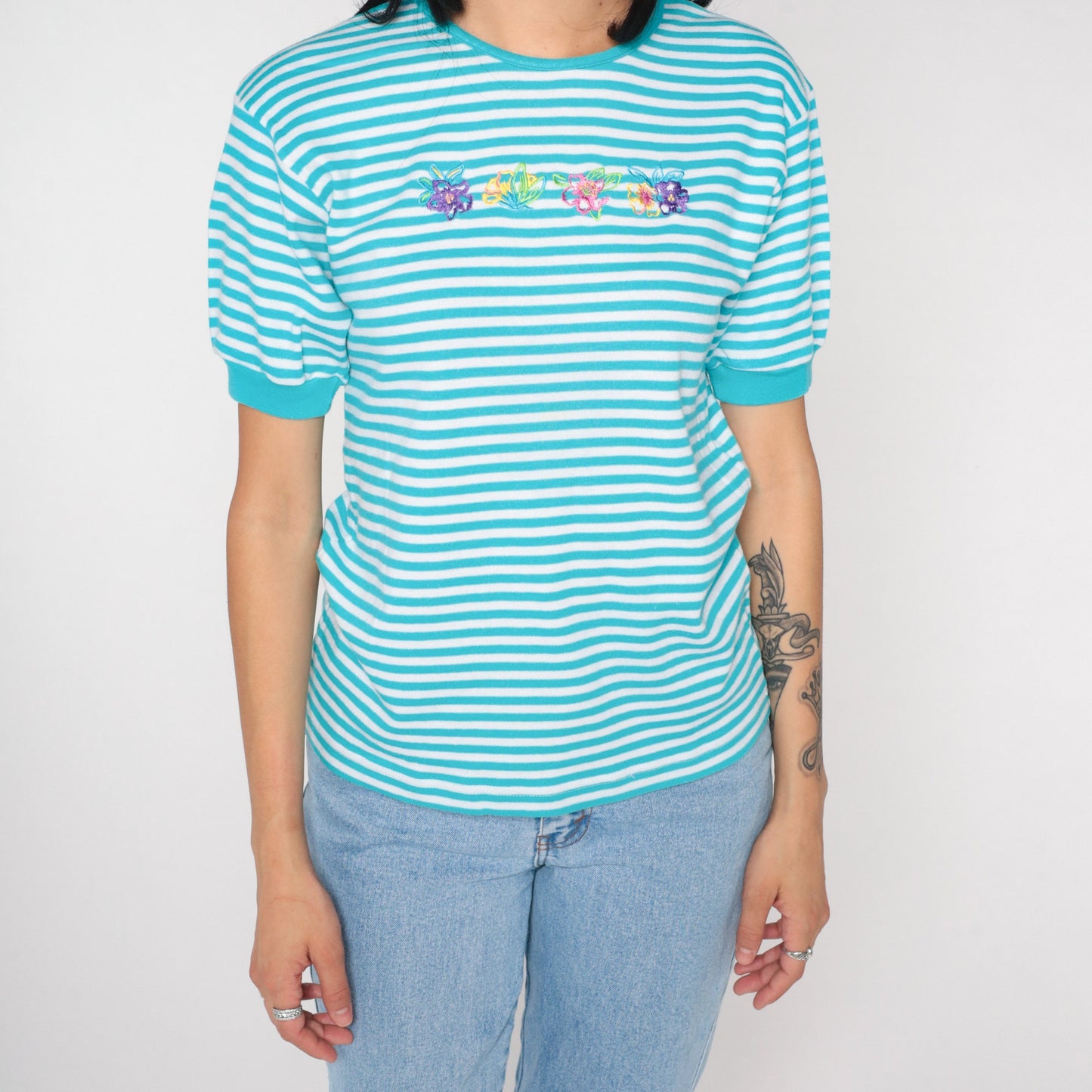 90s Floral Striped T-Shirt Blue White Embroidered Graphic Tee Small S