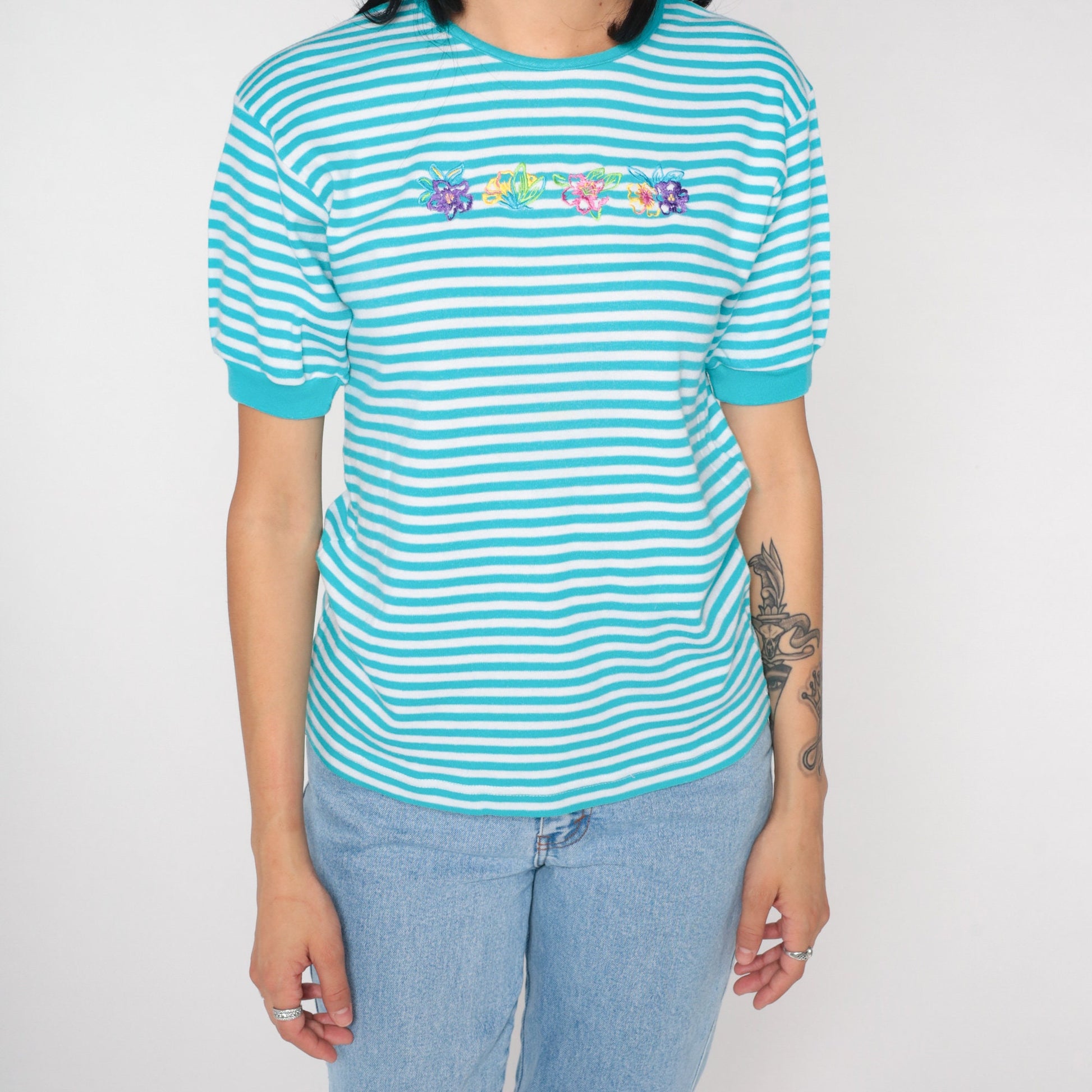 90s Floral Striped T-Shirt Blue White Embroidered Graphic Tee Small S