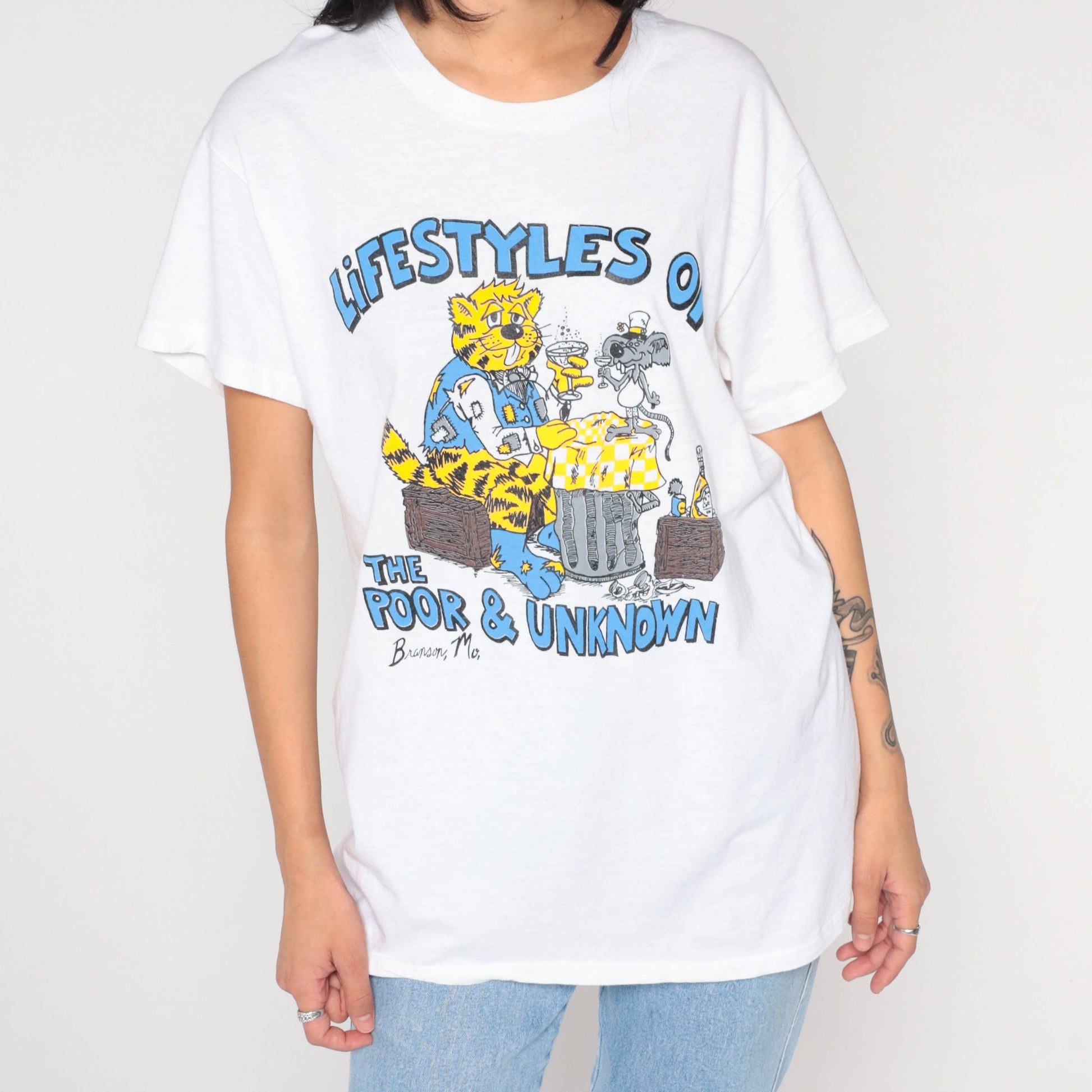 80s Lifestyles of the Poor and Unknown Cat Branson Missouri Graphic Tee Medium