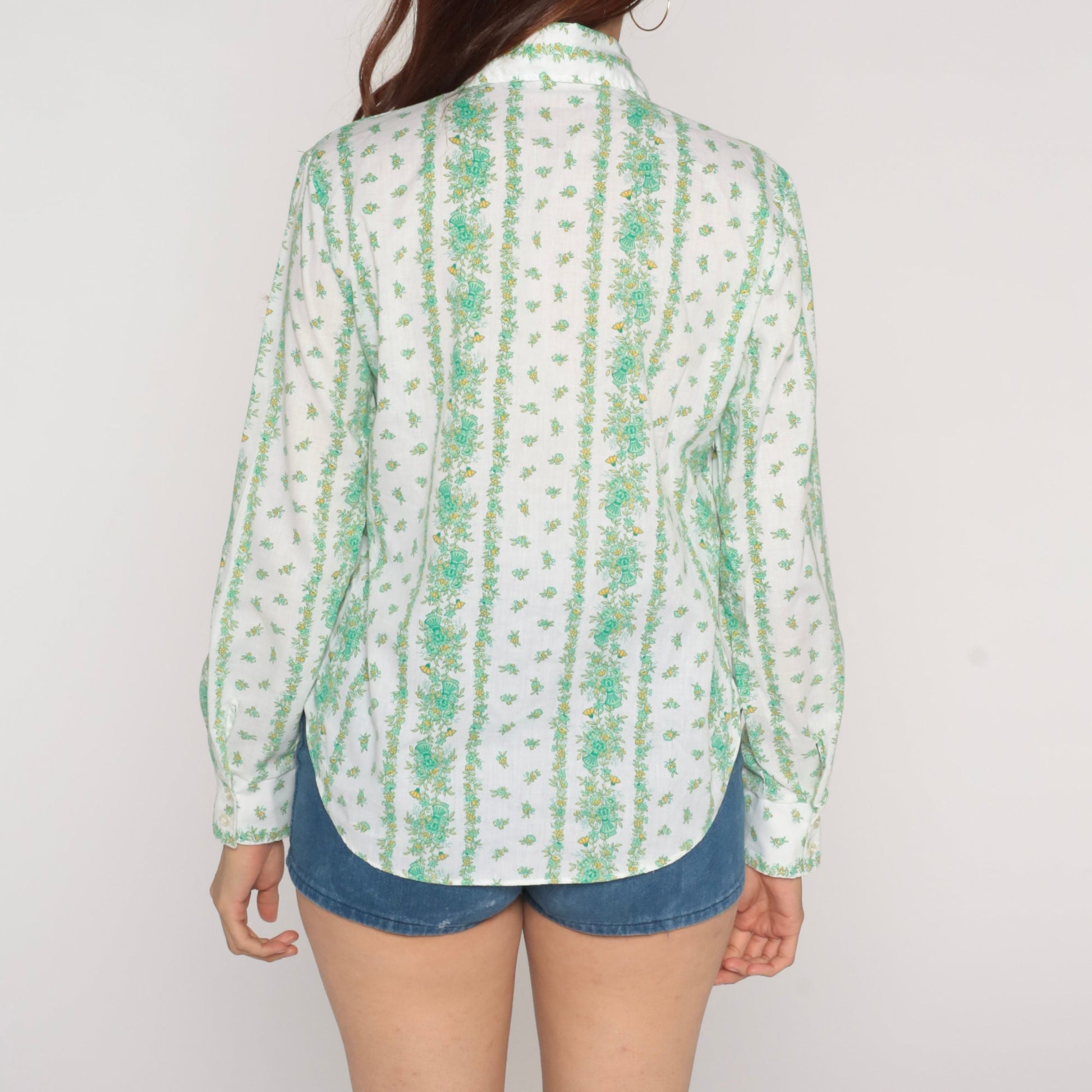 70s Floral Button-Up Shirt White Green Flower Pointed Collar Long Sleeve Medium