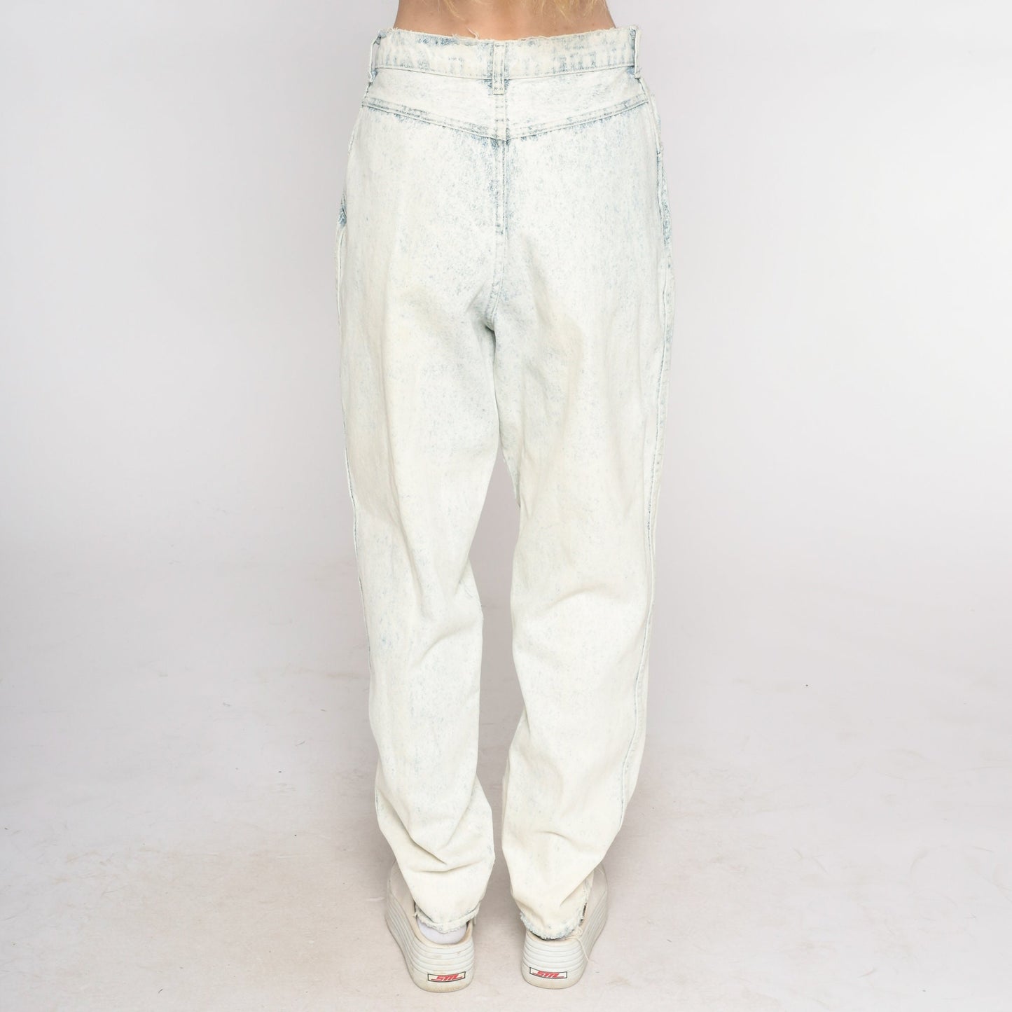 90s Acid Wash High-Waisted Jeans Light Blue Denim Relaxed Fit Small S