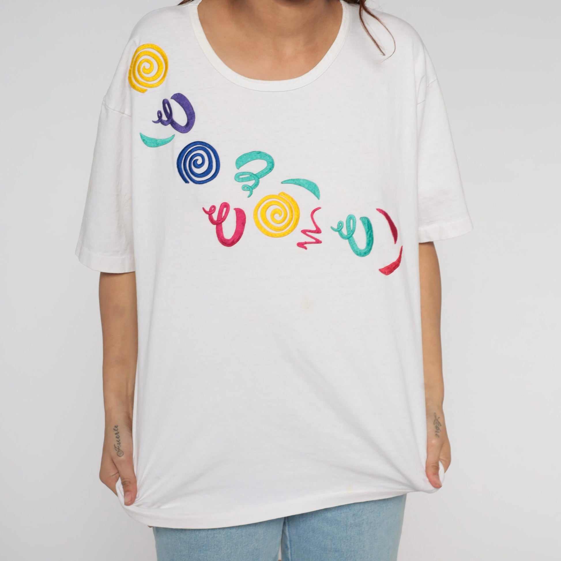 90s Iced T's Embroidered Swirl T-Shirt White Multicolor Abstract Graphic Large