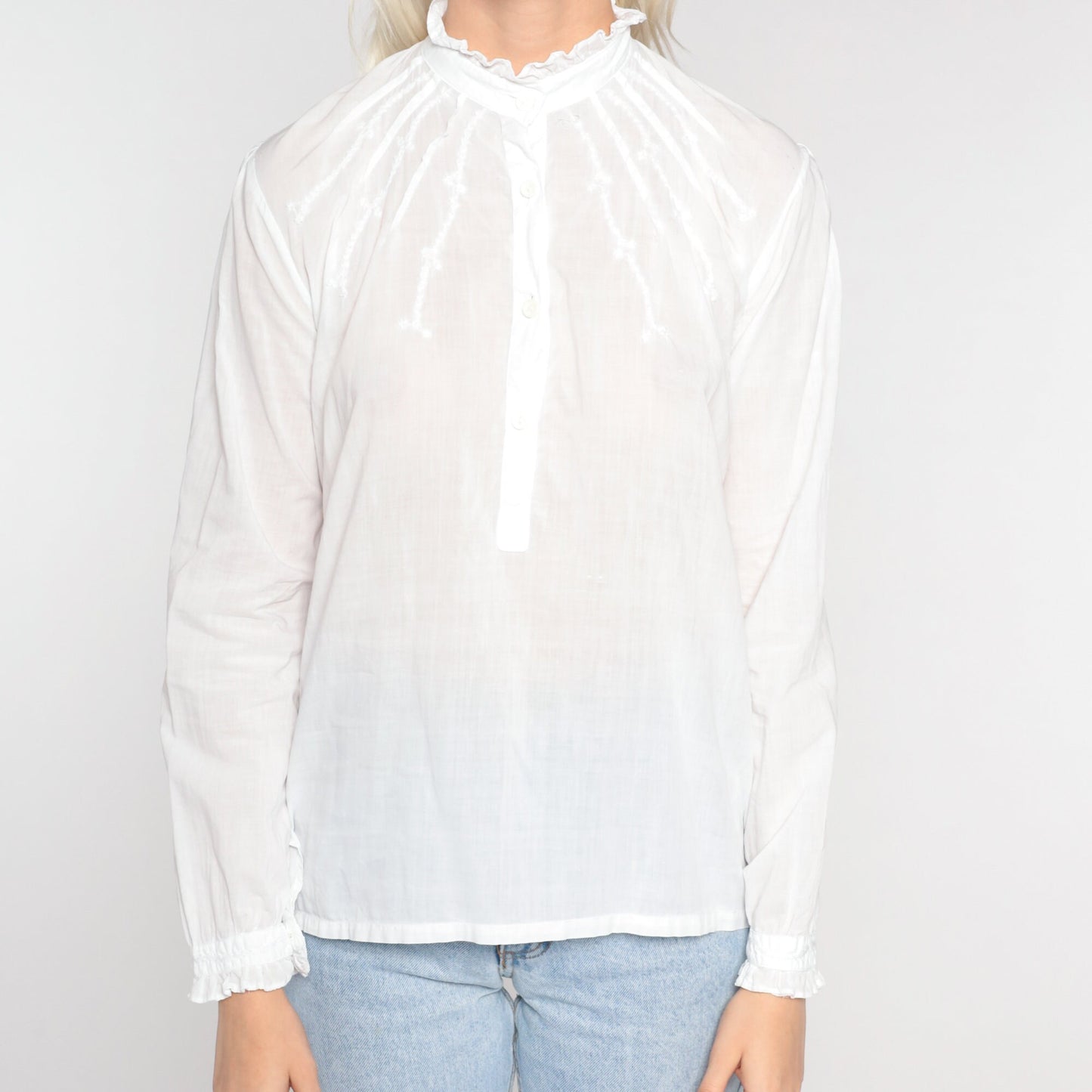 90s White Cotton Floral Embroidered Button-Up Blouse Long Sleeve Small