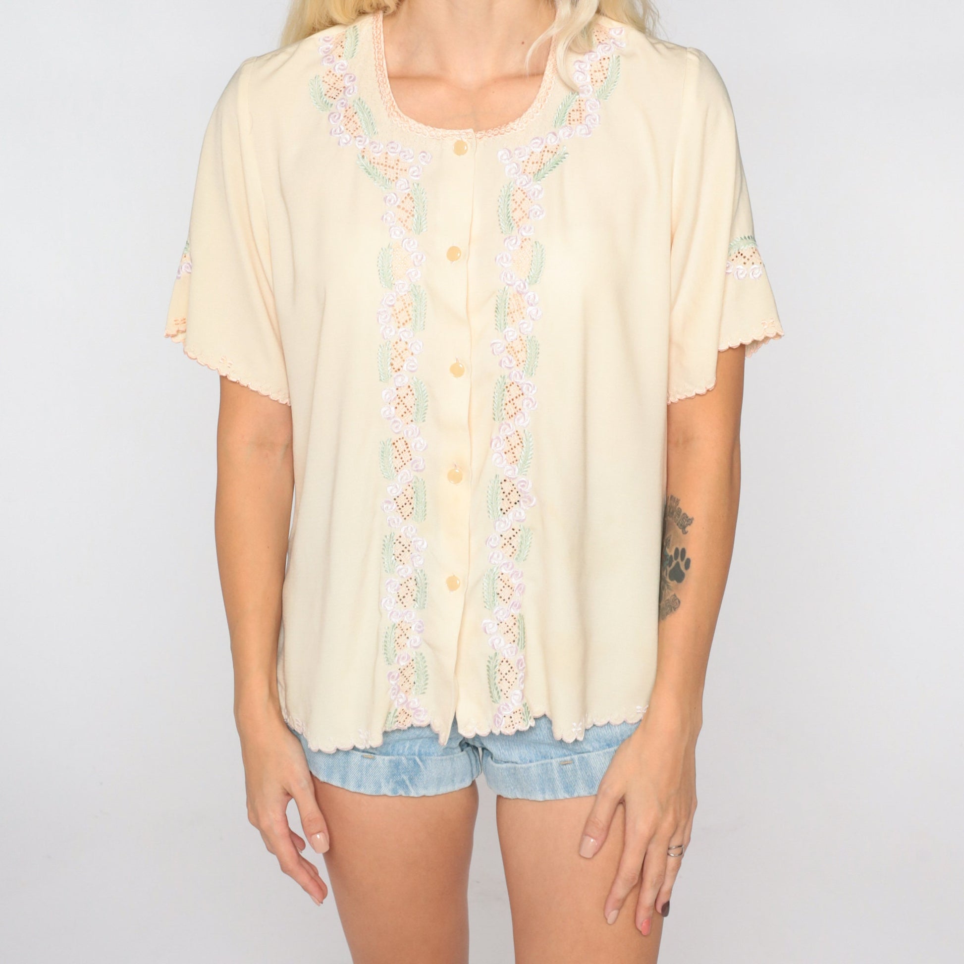 80s Yellow Floral Embroidered Cutwork Button-Up Blouse Short Sleeve Medium