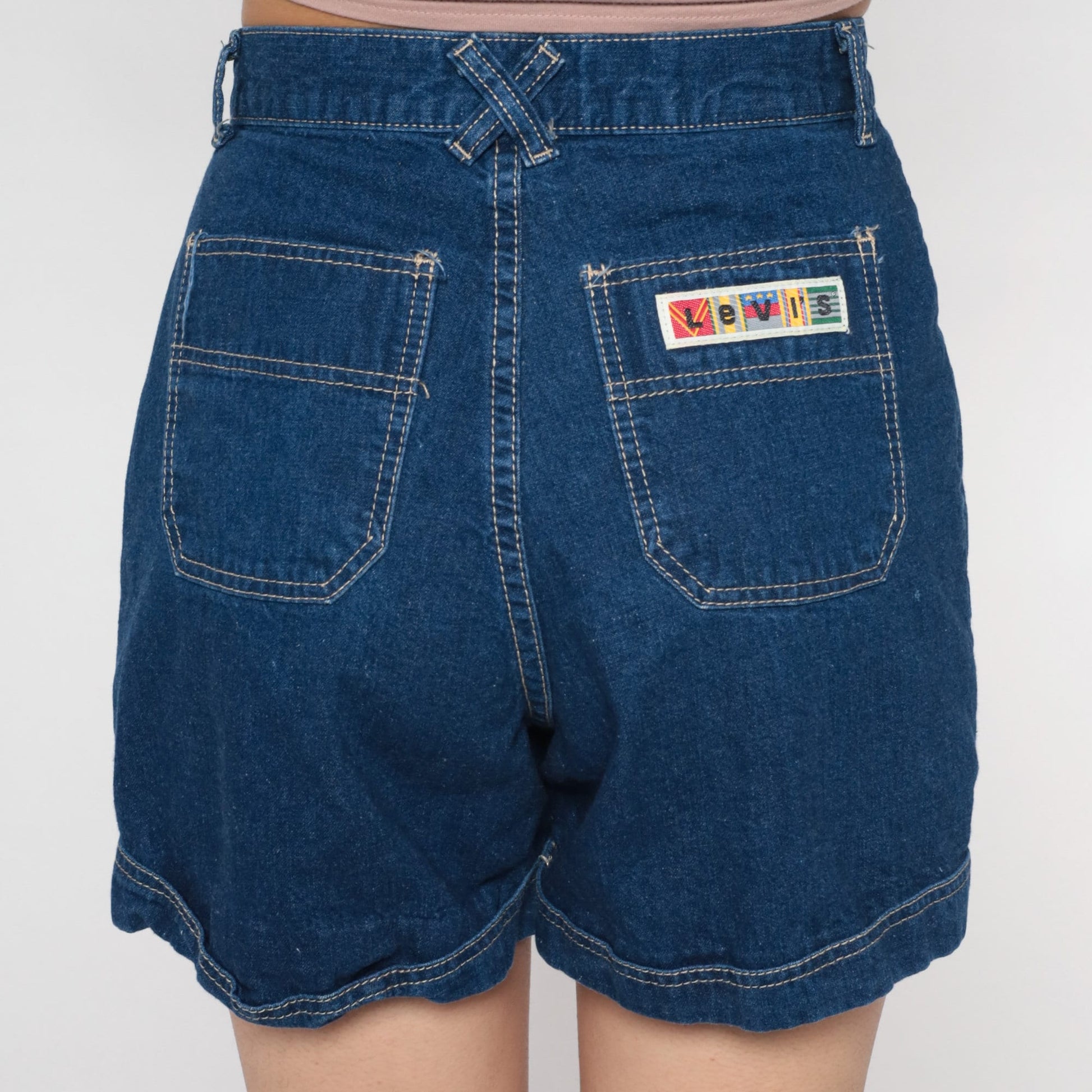 90s Levi's High Waisted Pleated Denim Shorts Dark Blue Small