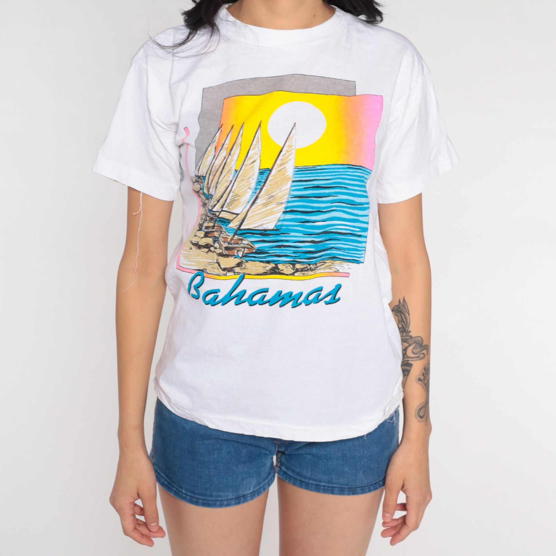 90s Bahamas Sailboat Graphic T-Shirt White Vintage Tee Small