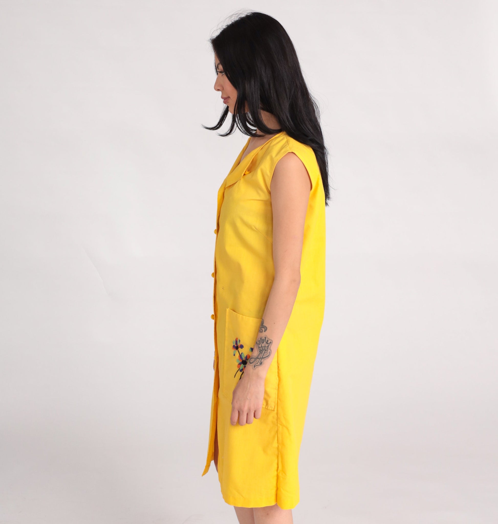 60s Yellow Floral Embroidered Shift Dress Button Front Pockets Small