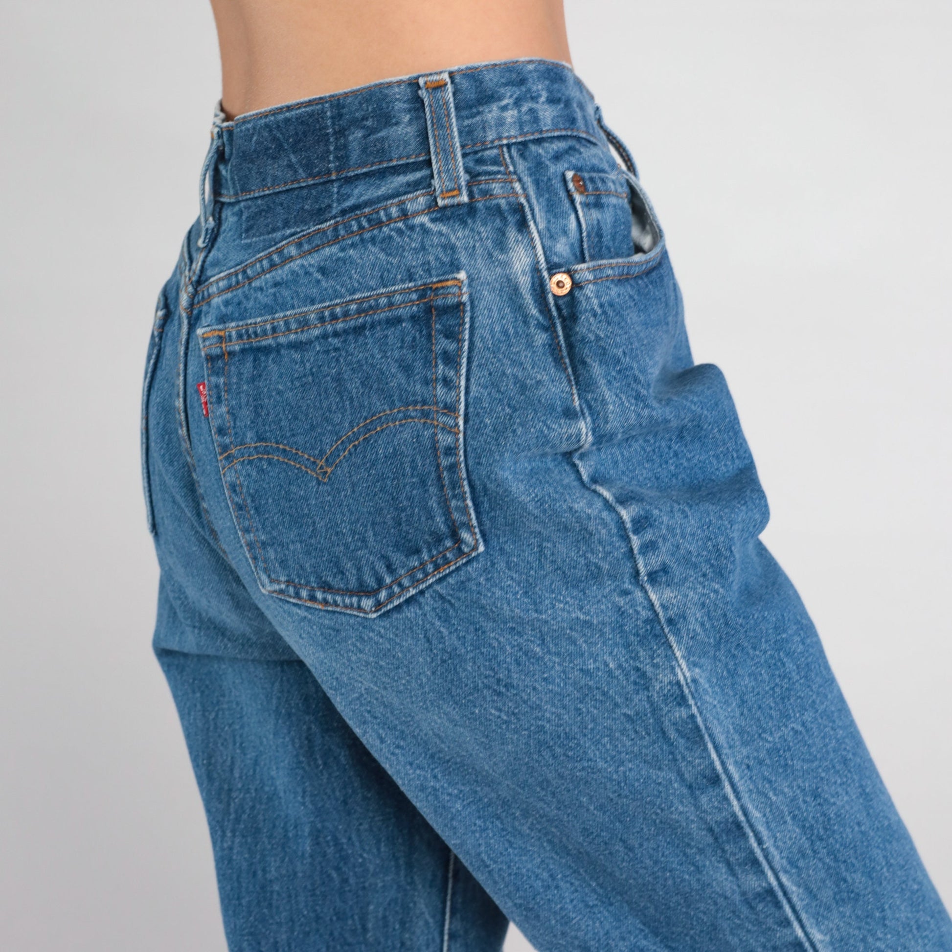 90s Levi's High Rise Relaxed Fit Jeans Blue Denim Small 28