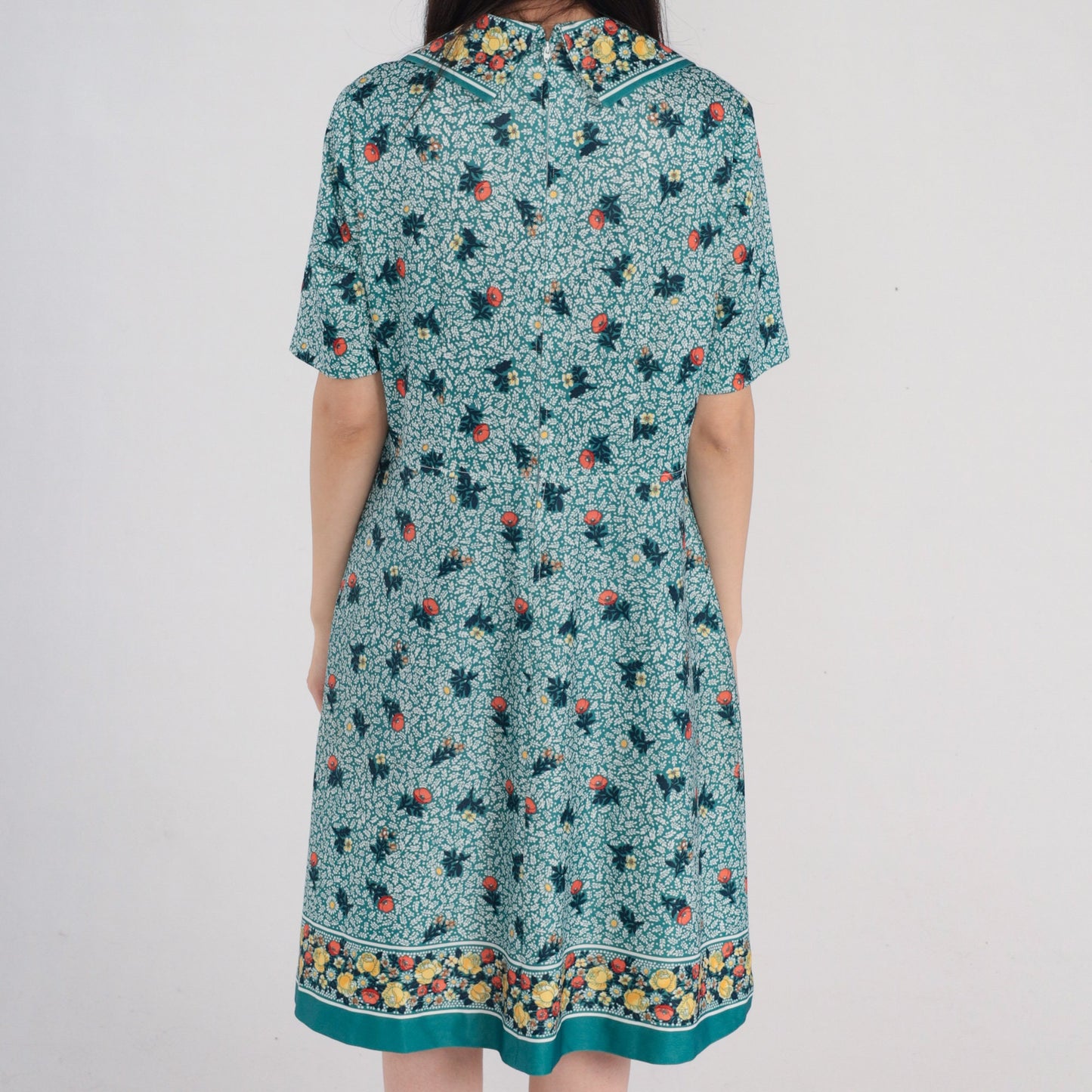 70s Green Floral Mini Dress Collared Shift Short Sleeve V Neck Medium