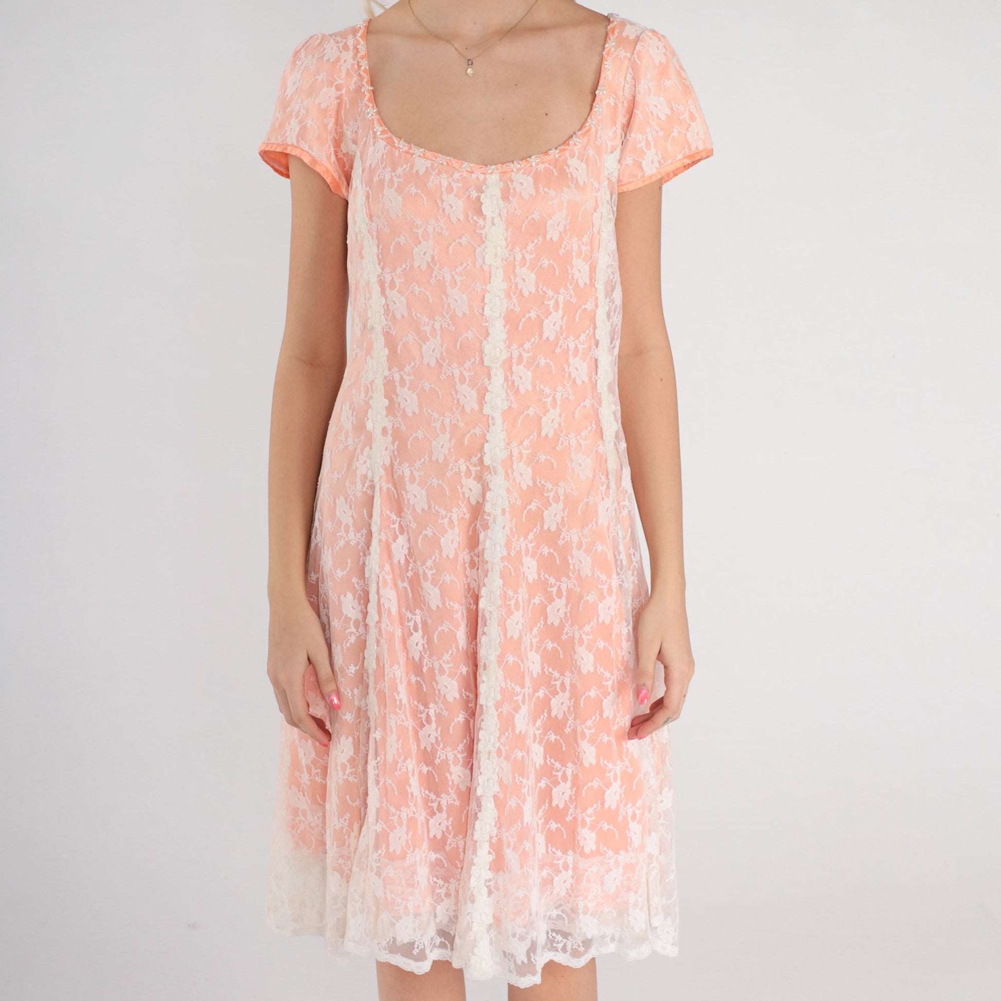 90s Peach Lace Dress White Floral Overlay Pearl Beaded Short Sleeve Knee Length Medium