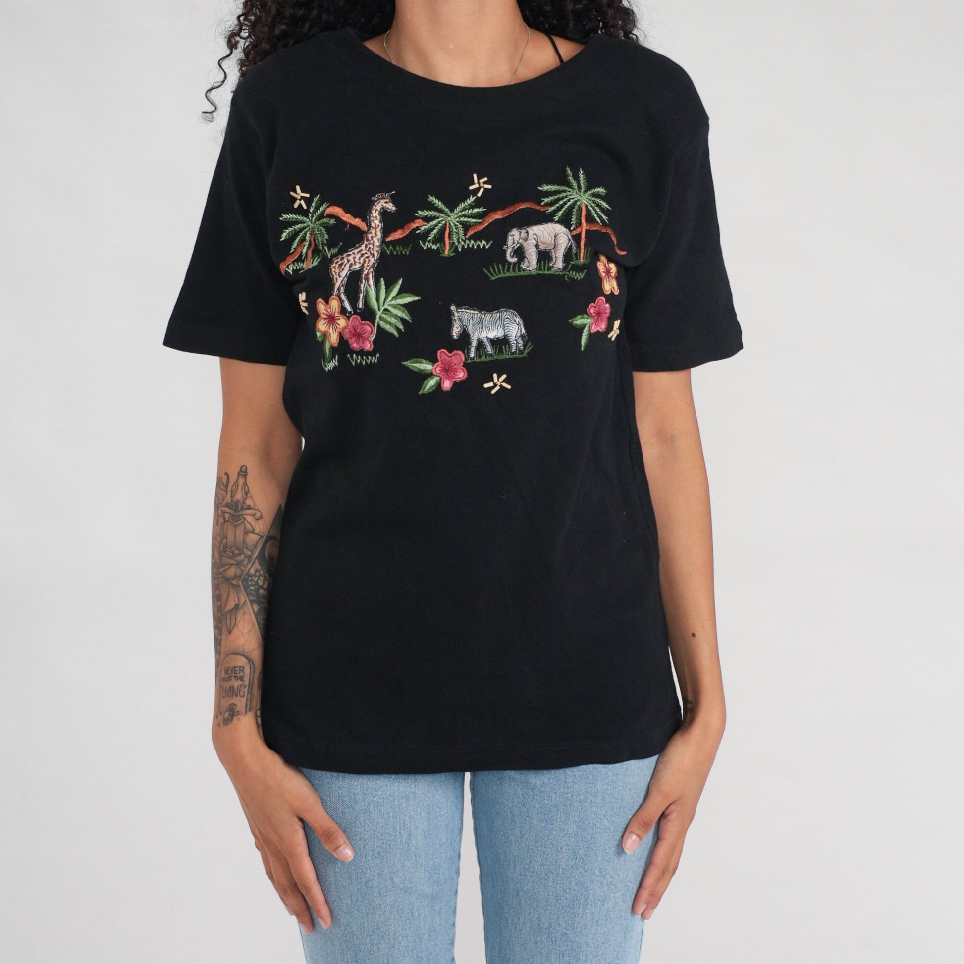 00s Safari Animal Embroidered T-Shirt Black Graphic Tee Small S