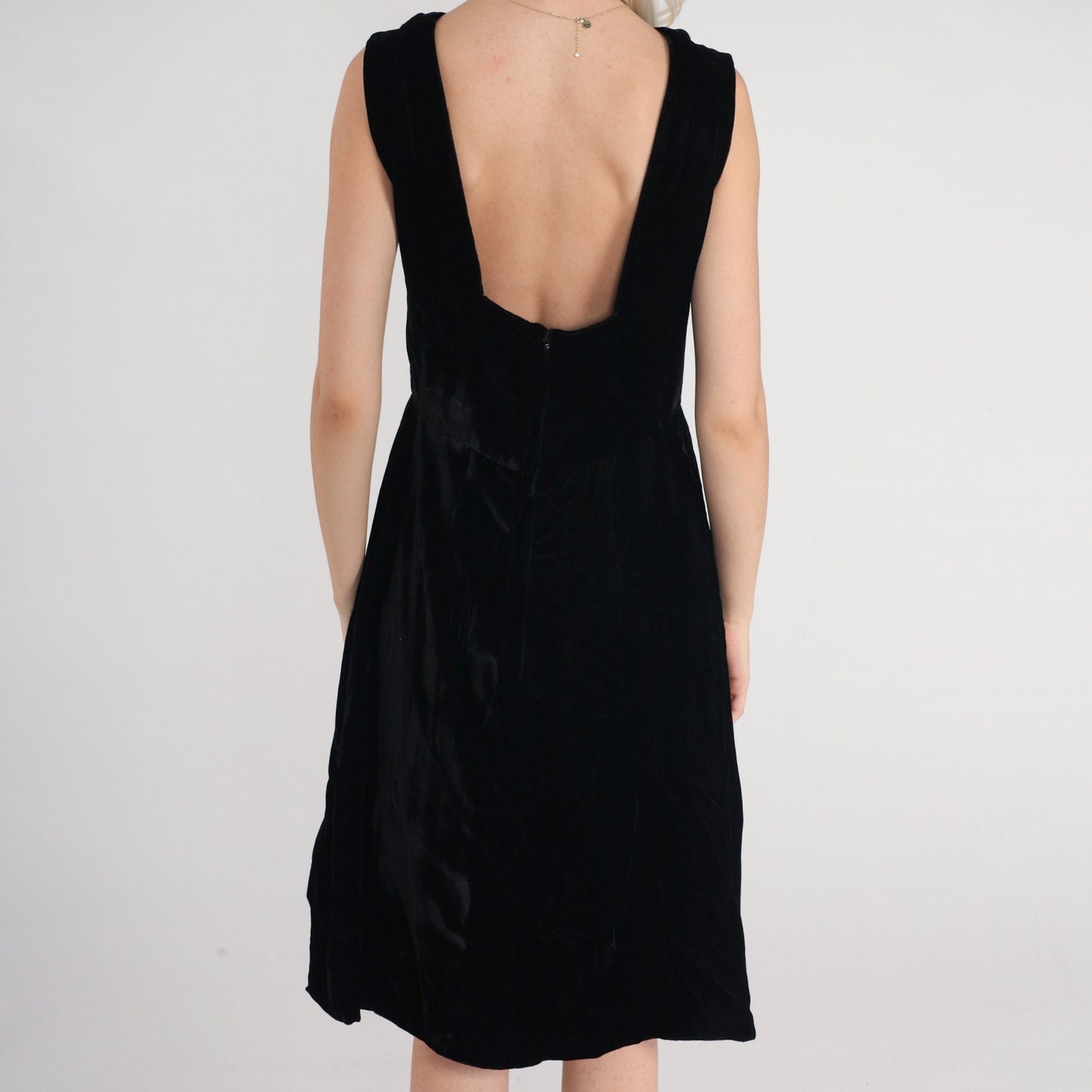 70s Black Velvet Shift Dress Low Back Sleeveless Small