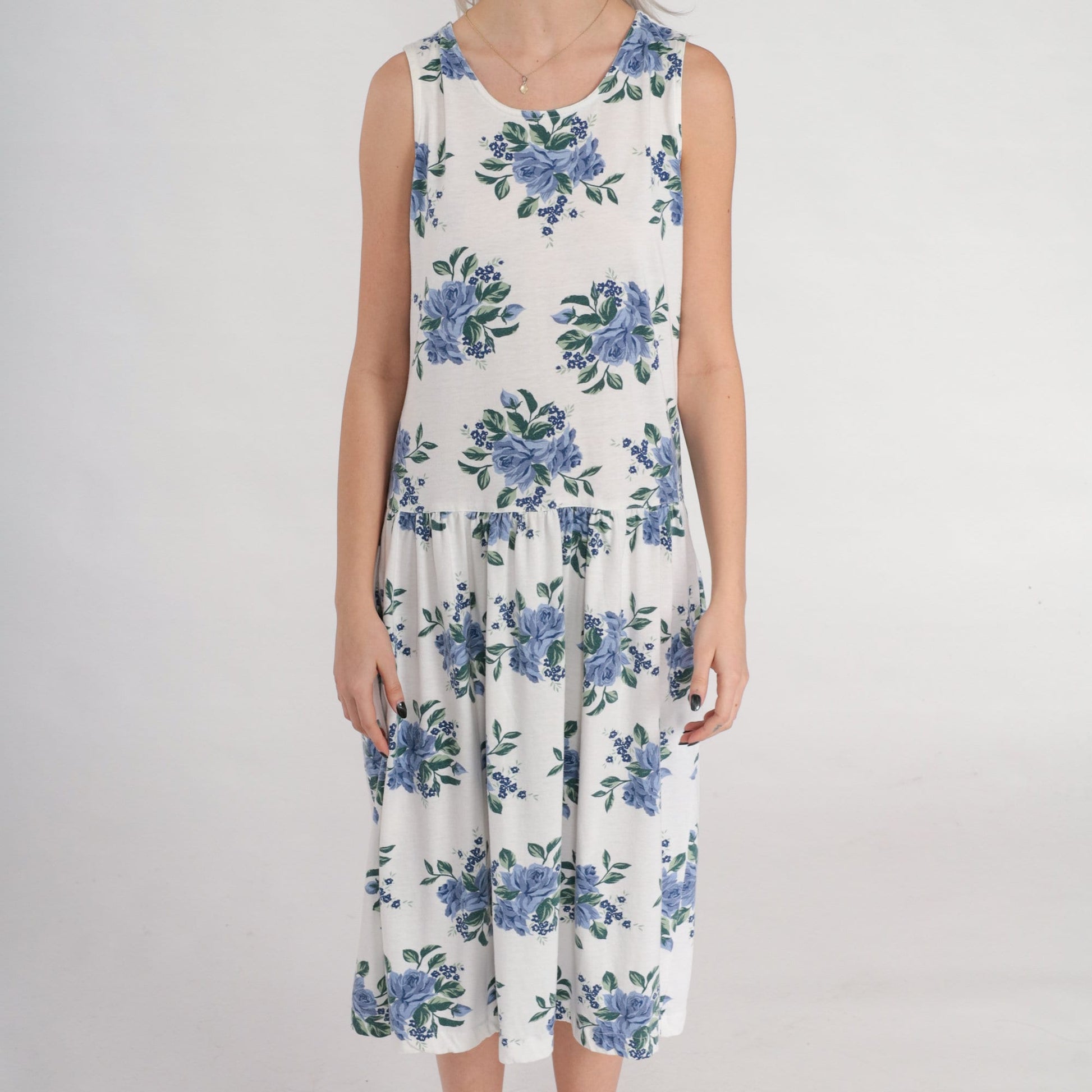 90s Floral Midi Dress White Blue Rose Print Drop Waist Sleeveless Medium
