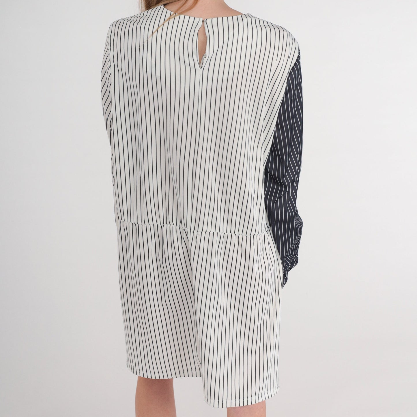 70s Black and White Striped Mini Dress Long Sleeve Shift Keyhole Back Large L