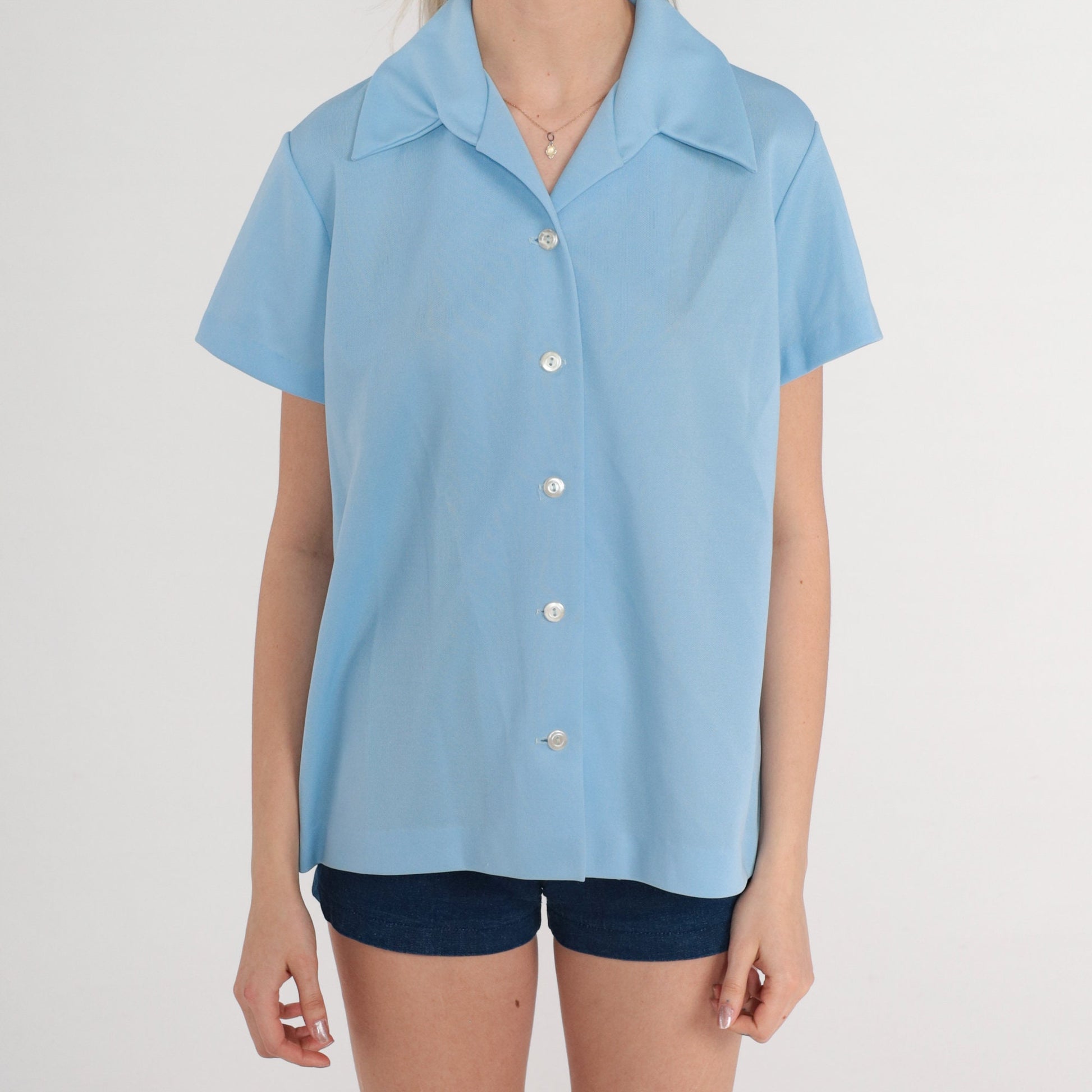 70s Baby Blue Button-Up Blouse Dagger Collar Short Sleeve Medium