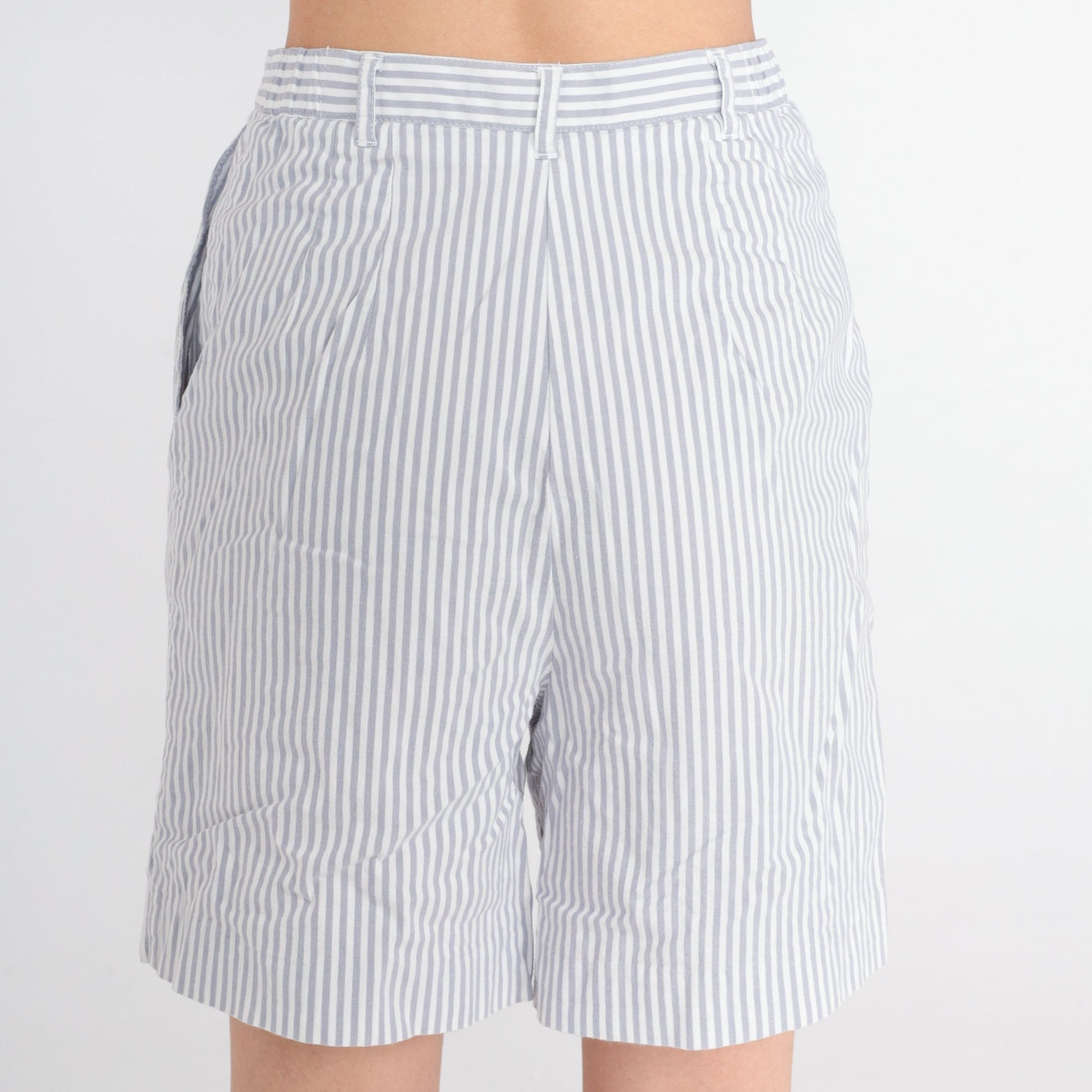 90s Striped Pleated High-Waist Shorts White Grey Pinstripe Small