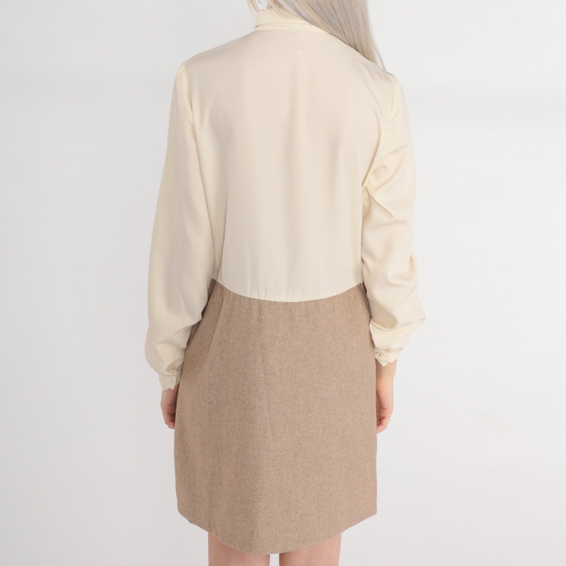 70s Secretary Shift Mini Dress Peter Pan Collar Tie Cream Taupe Medium