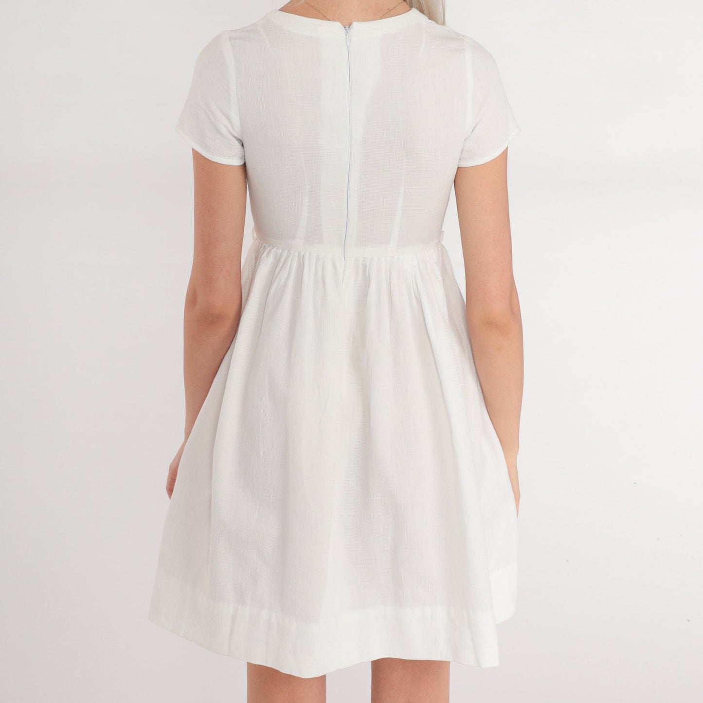 1970s White Mini Dress Empire Waist Short Sleeve Gathered Skirt 2XS