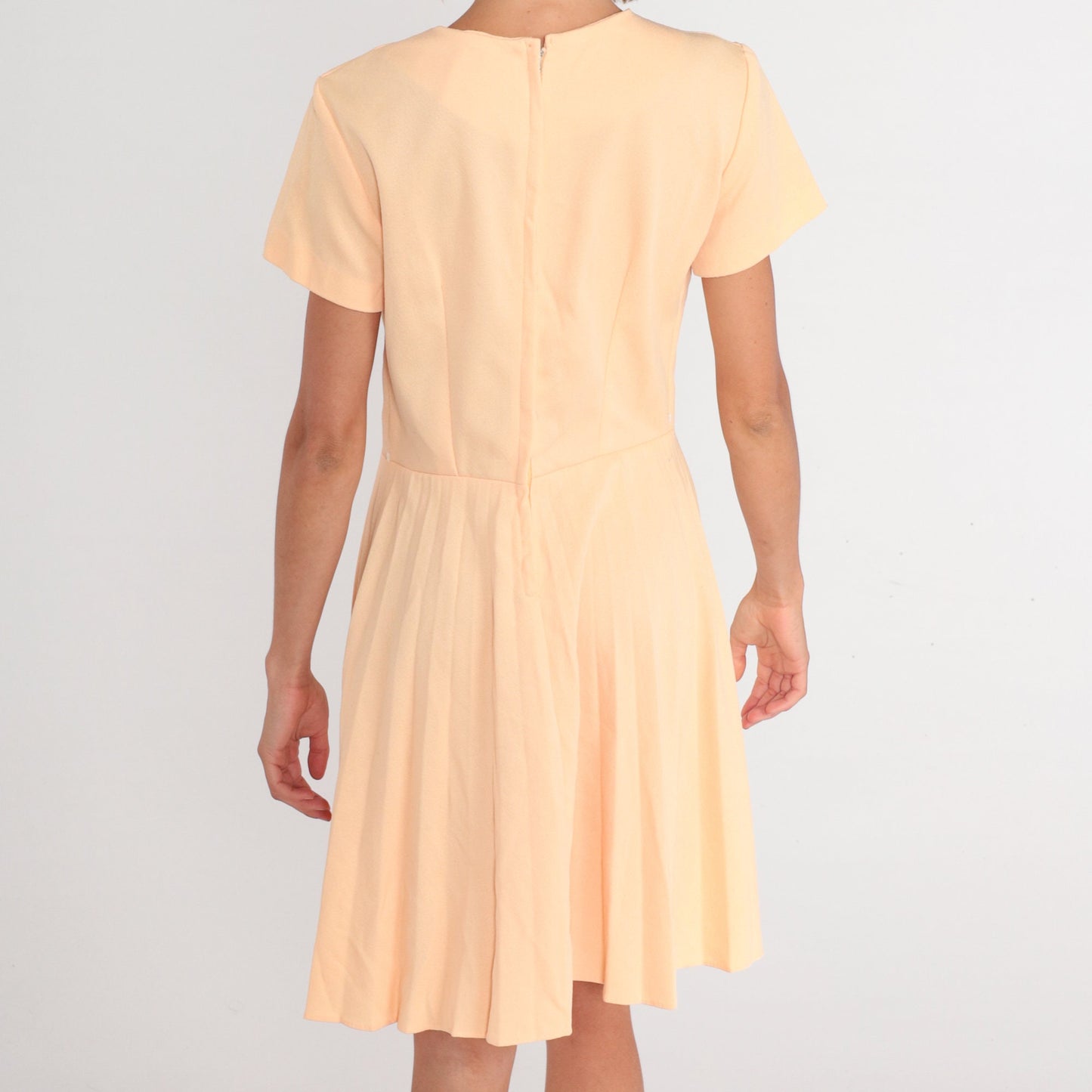 70s Peach Pleated Shirtwaist Dress Button Front High Waisted Knee Length Medium Large