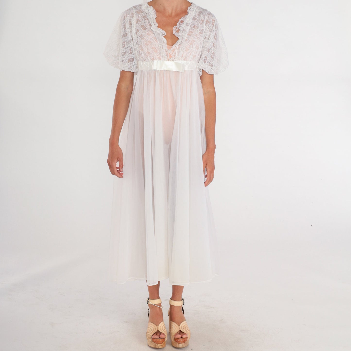 70s White Lace Peignoir Robe Midi Nightie Open Front Small S