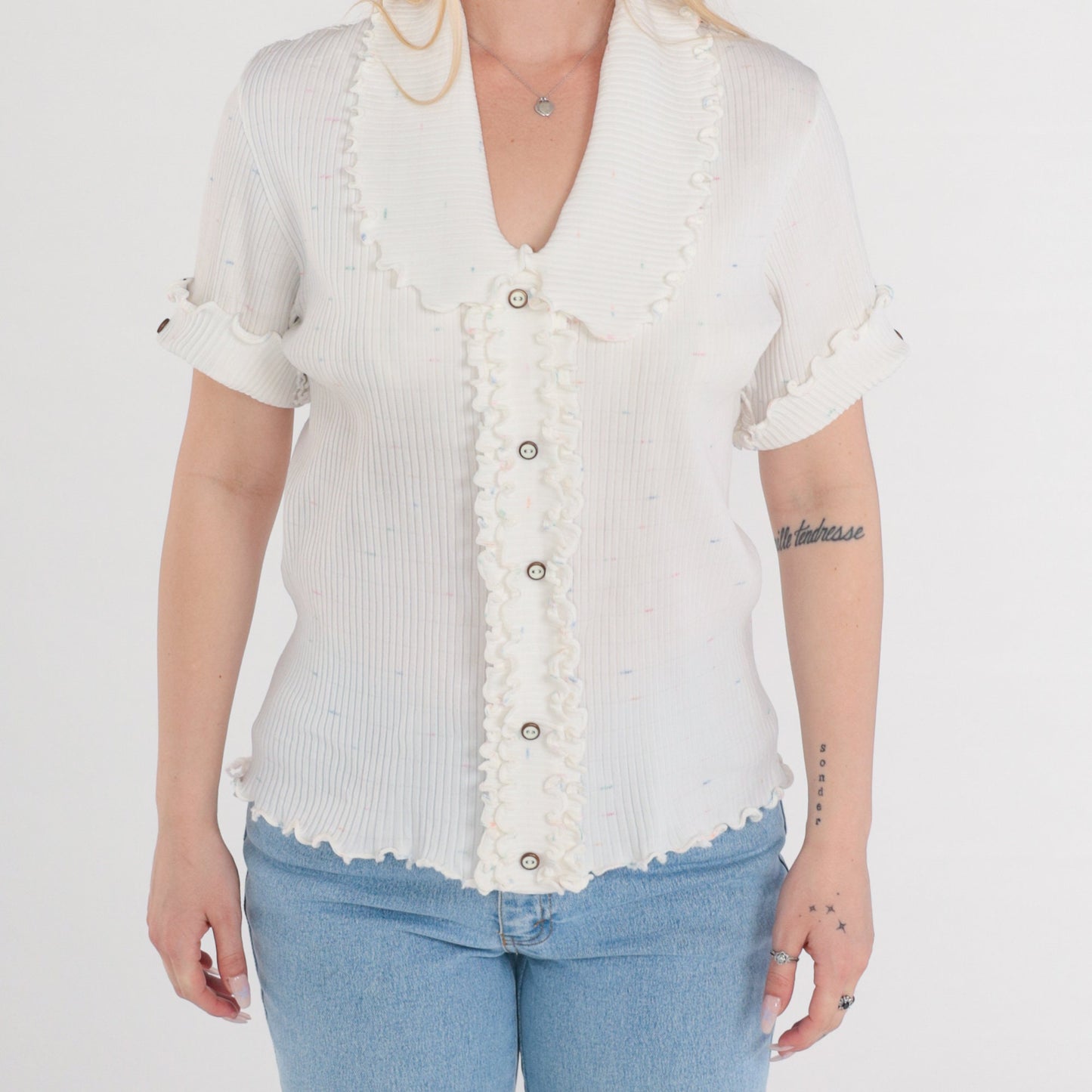 70s White Ribbed Blouse Rounded Collar Ruffle Short Sleeve Medium M