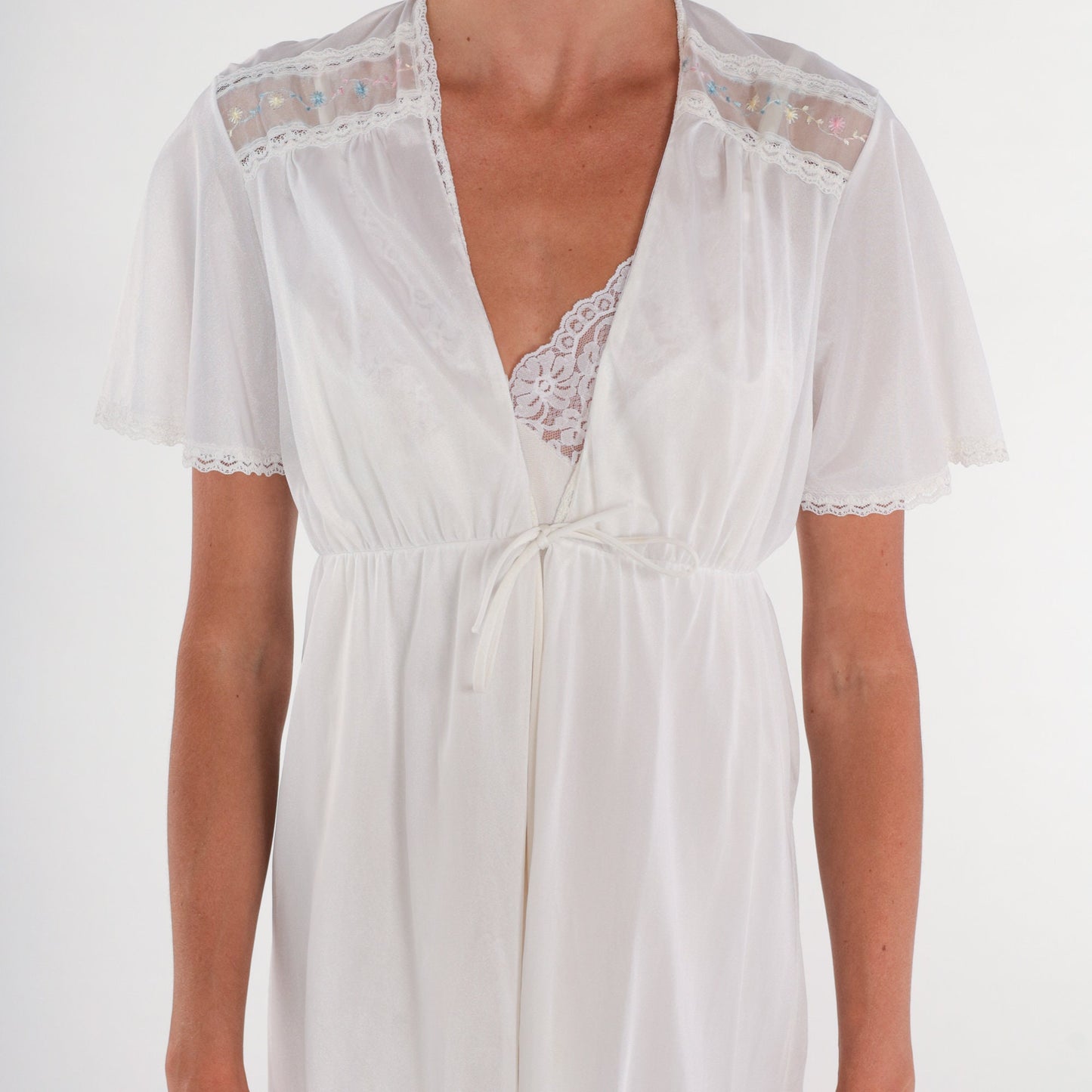 70s White Nylon Pajama Robe Floral Embroidered Tie Front Mini Nightgown XS