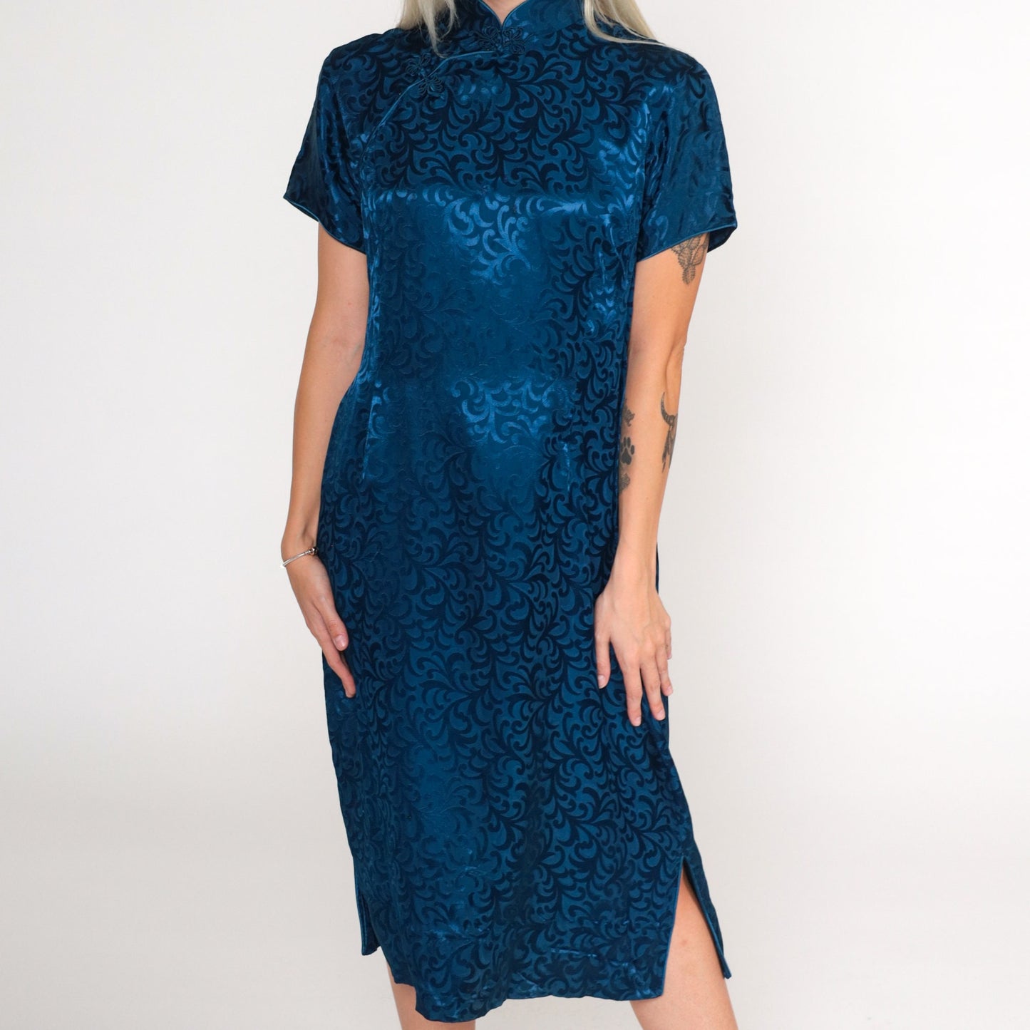 70s Dark Blue Cheongsam Midi Dress Mandarin Collar Embossed Print Medium