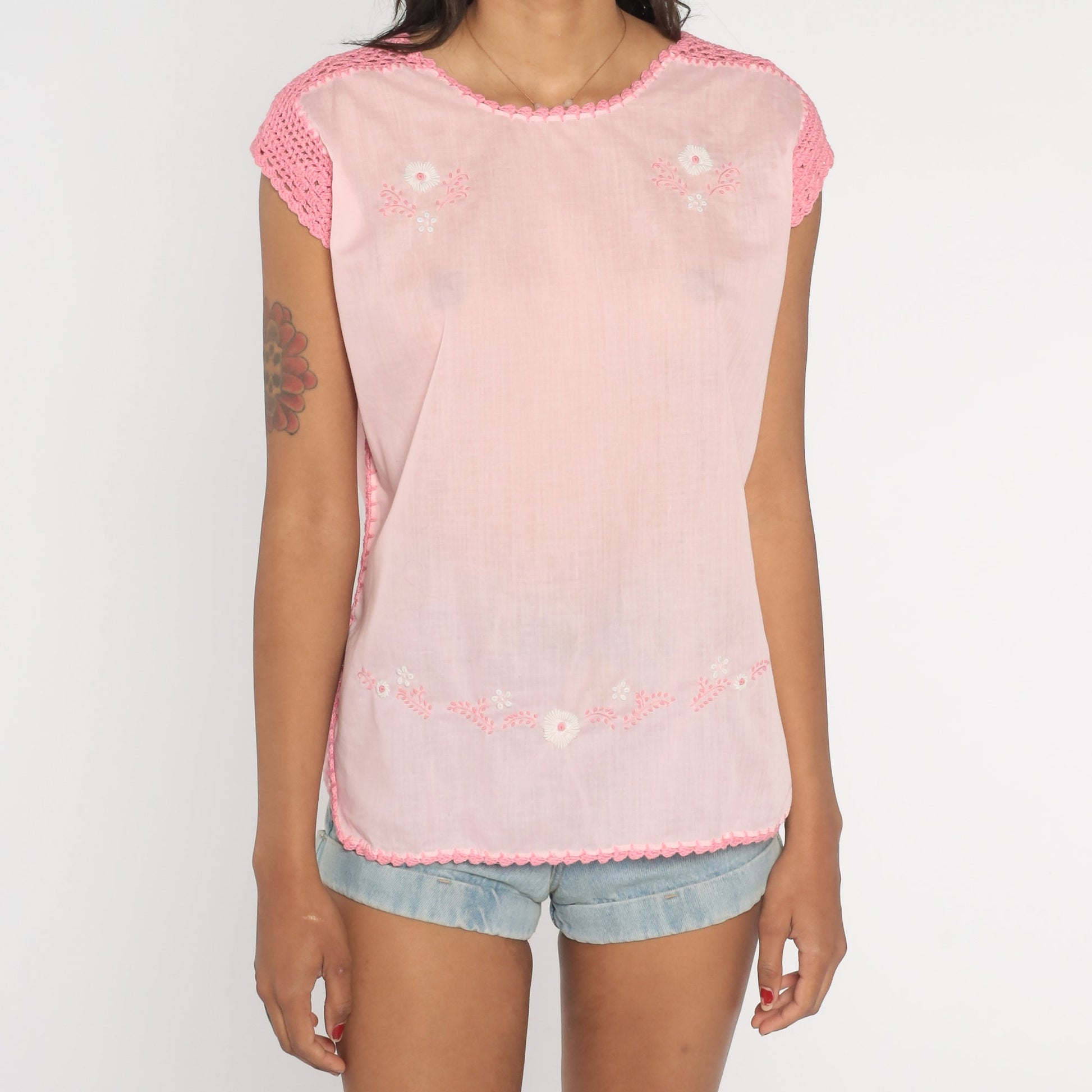 80s Baby Pink Floral Embroidered Blouse Crochet Cap Sleeve Small