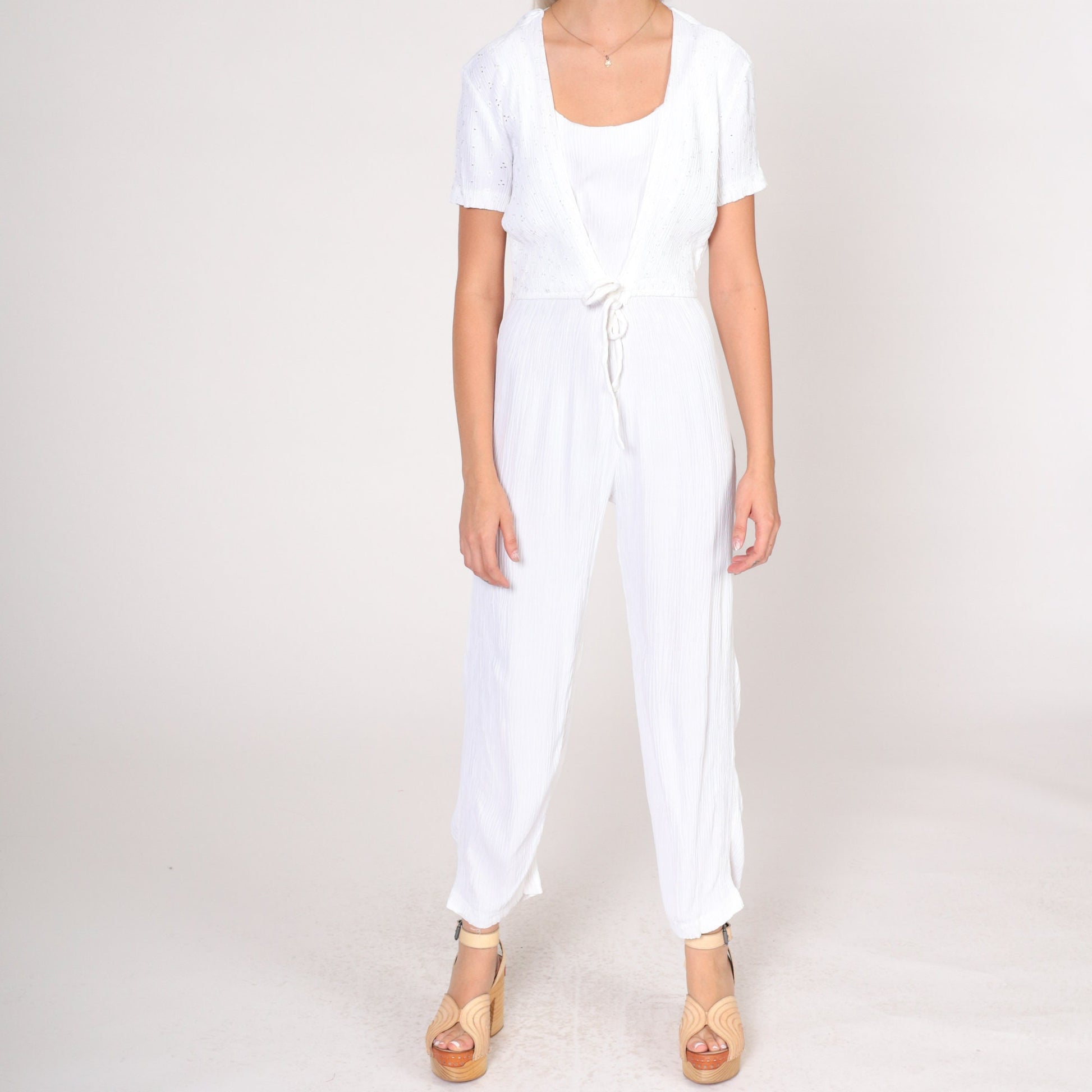 90s White Floral Eyelet Jumpsuit Tie-Front Vest Short Sleeve Extra Small