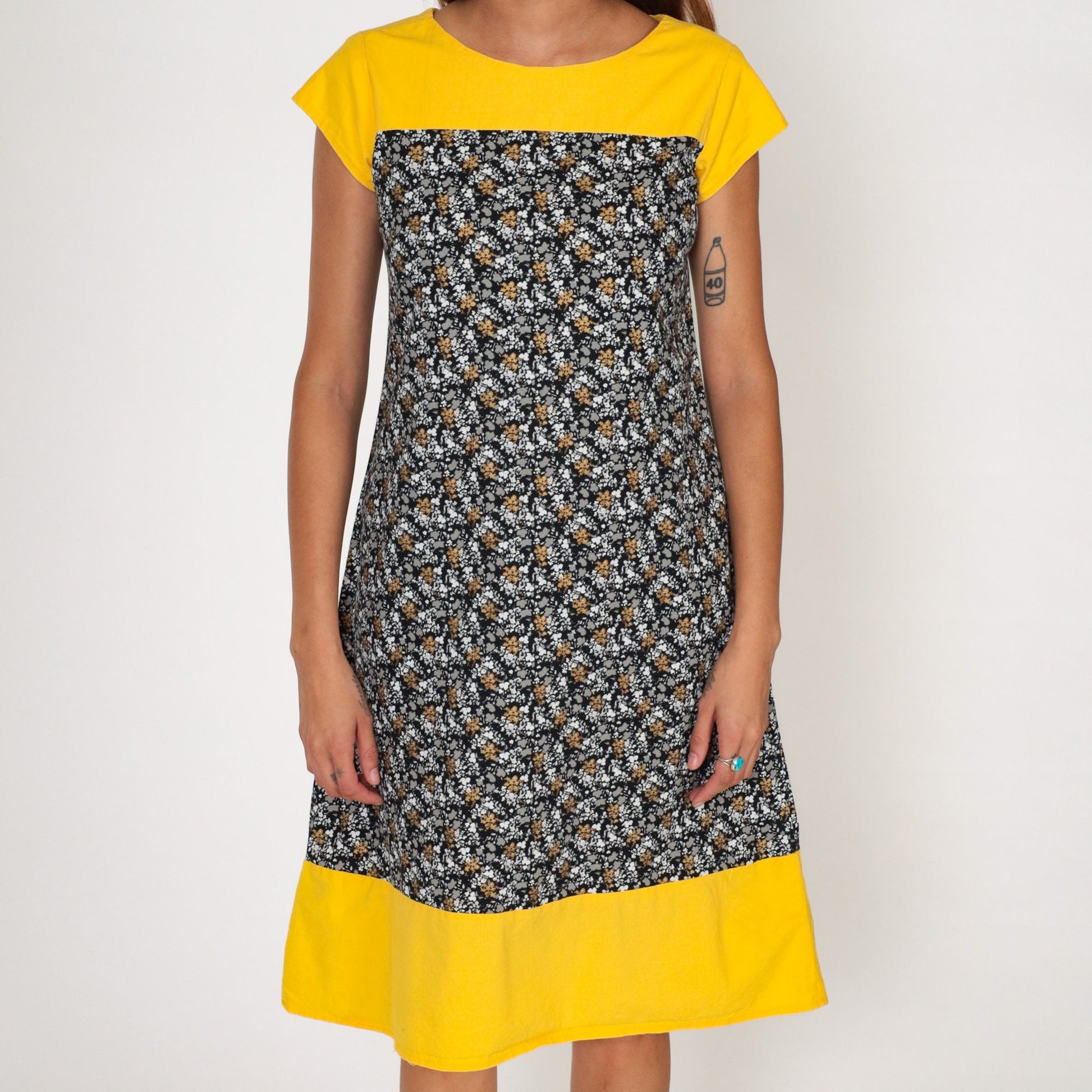 1960s Mod Floral Mini Dress Yellow Black Cap Sleeve Shift Extra Small