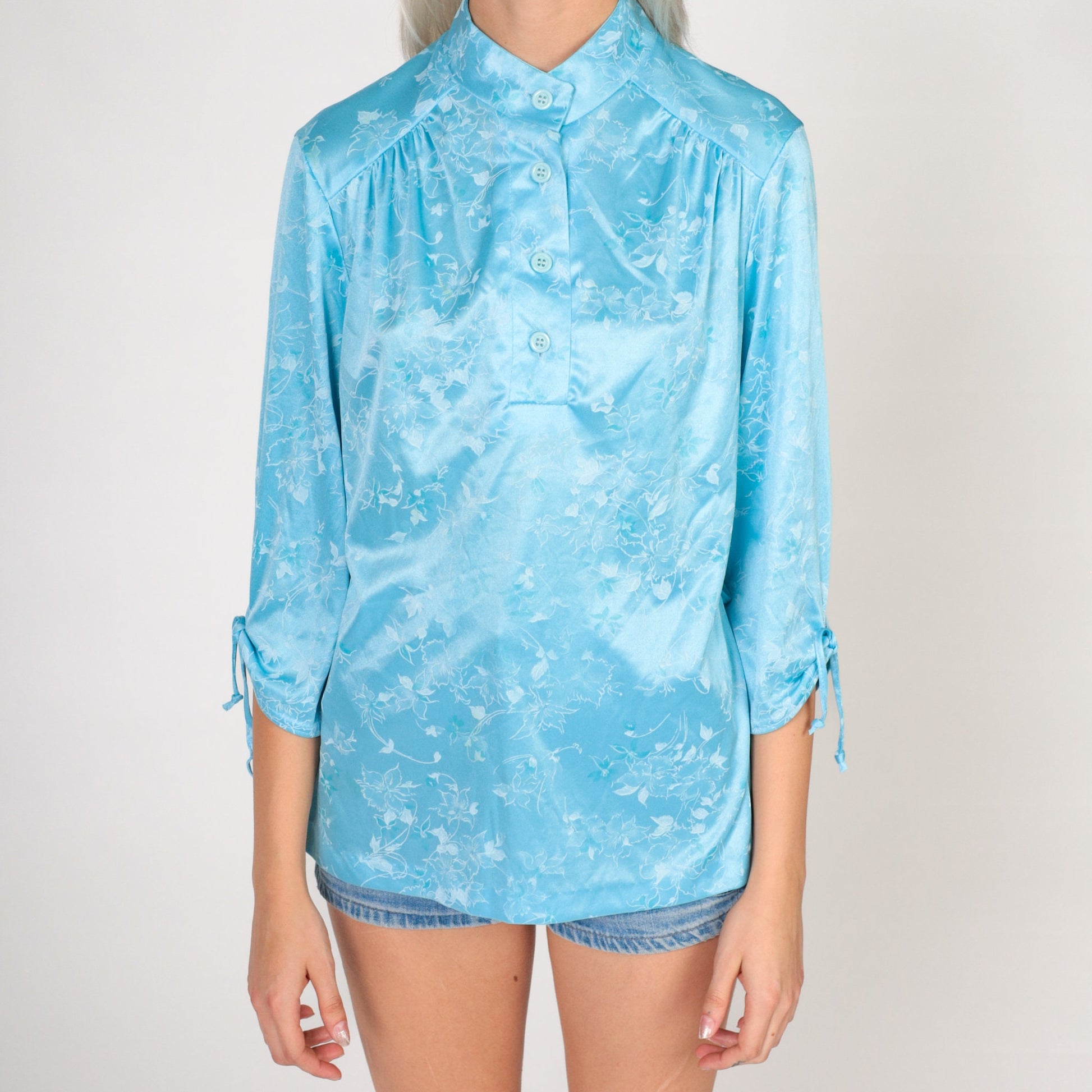 70s Blue Floral Embossed Blouse Mandarin Collar 3/4 Sleeve Button-Up Small