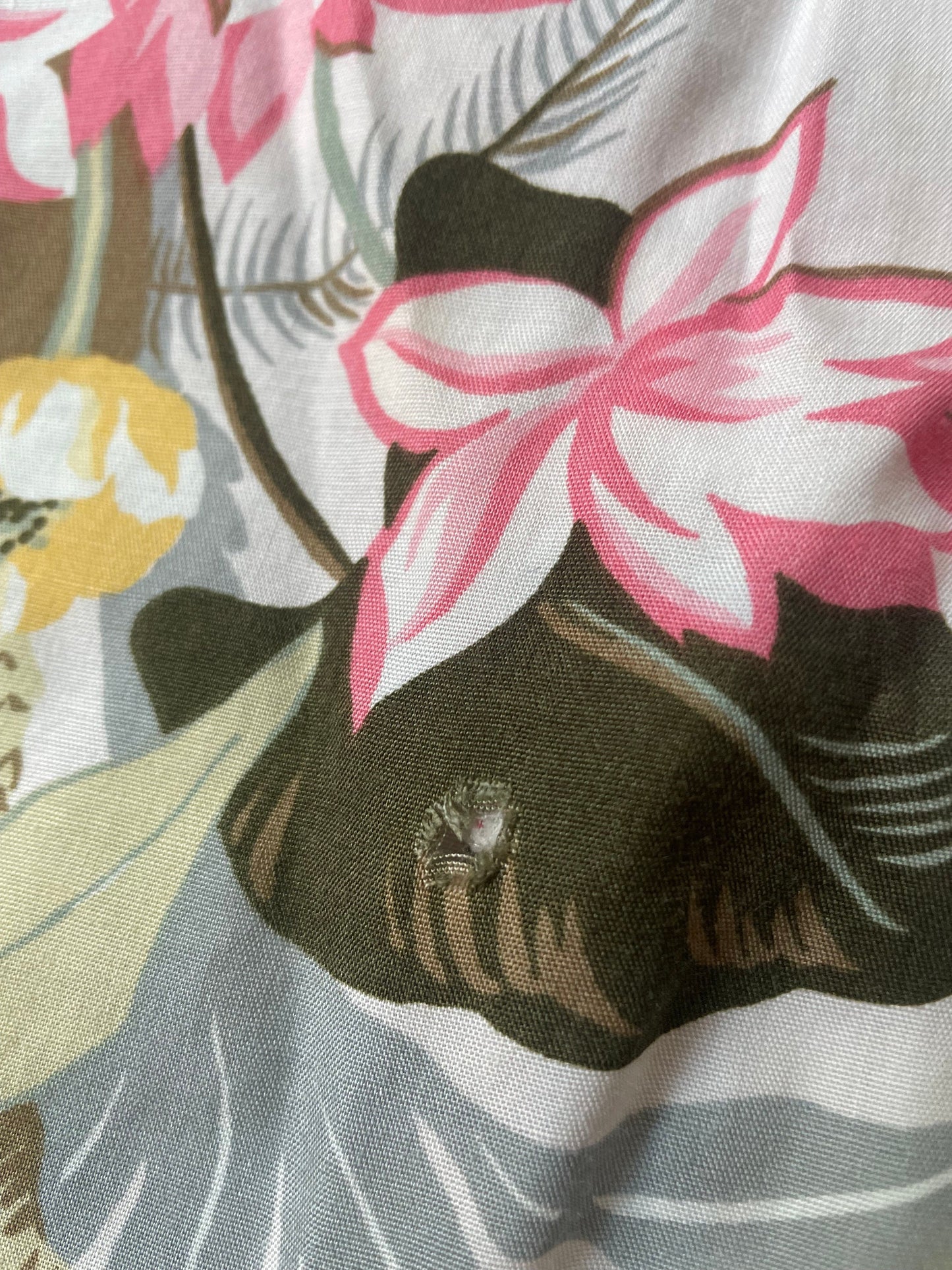90s GAP Floral High-Waisted Shorts Tropical Print White Rayon Medium