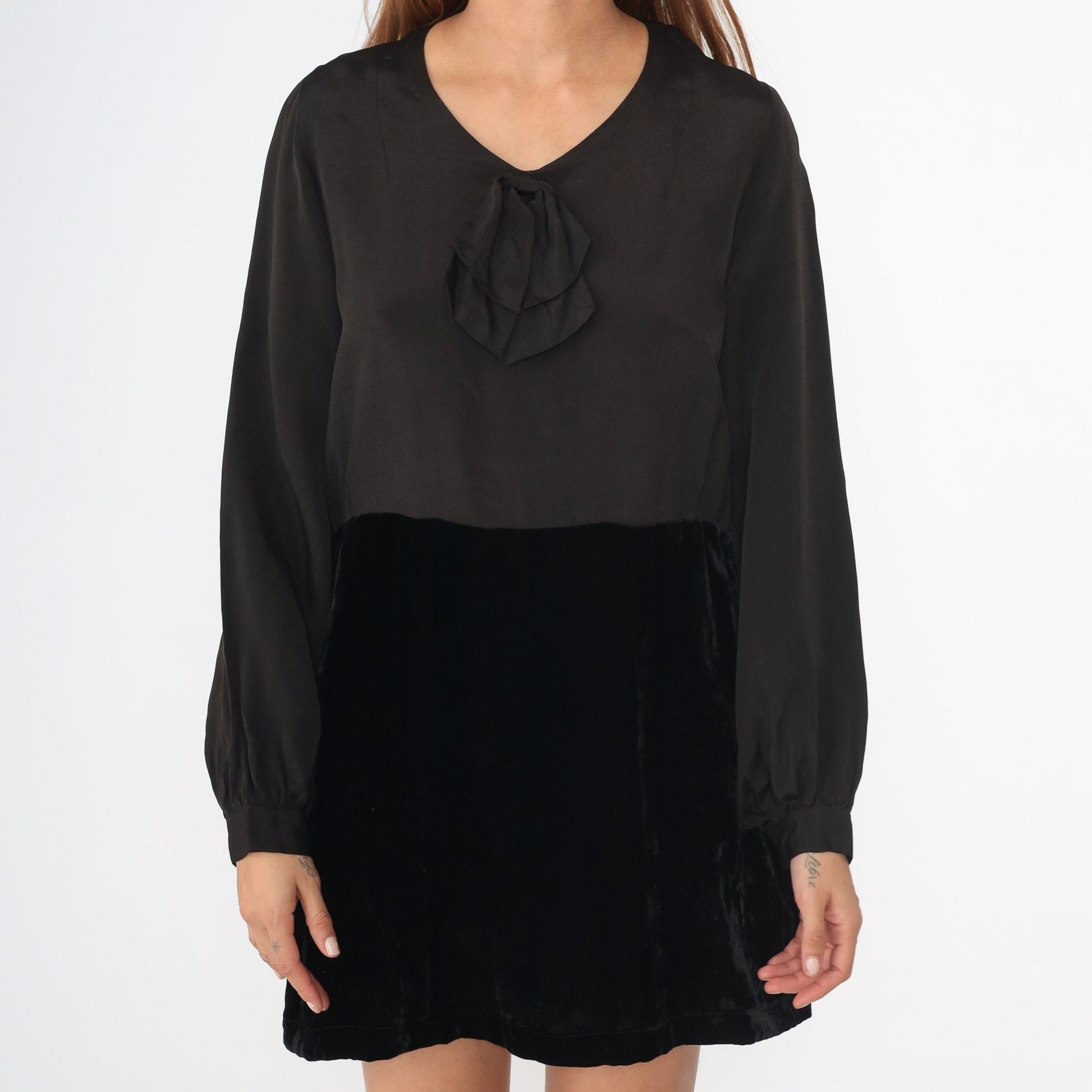1940s Black Velvet Bow Neck Dress Long Sleeve Mini Medium