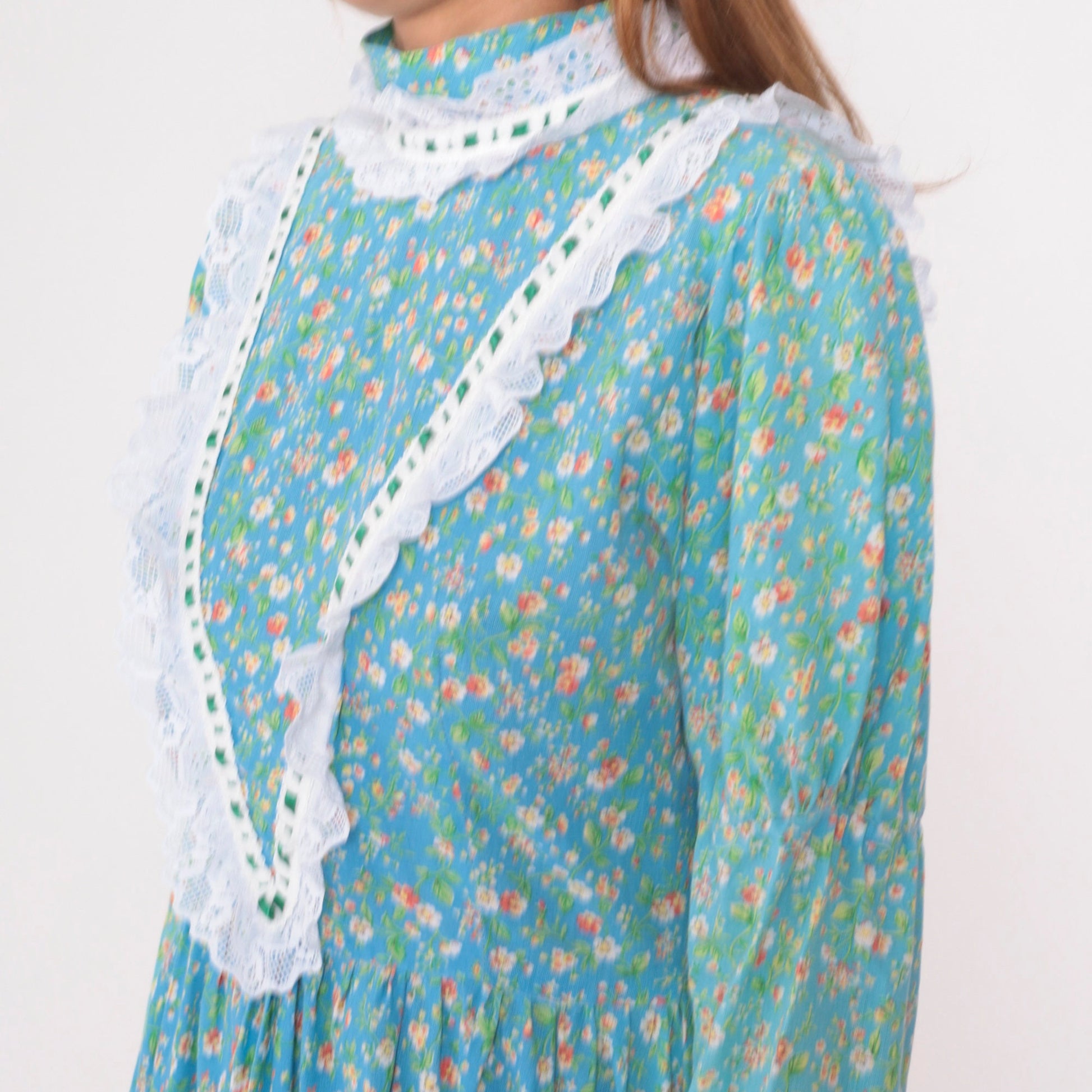70s Blue Floral Prairie Dress Cotton Maxi Ruffle Collar Lace Trim Medium