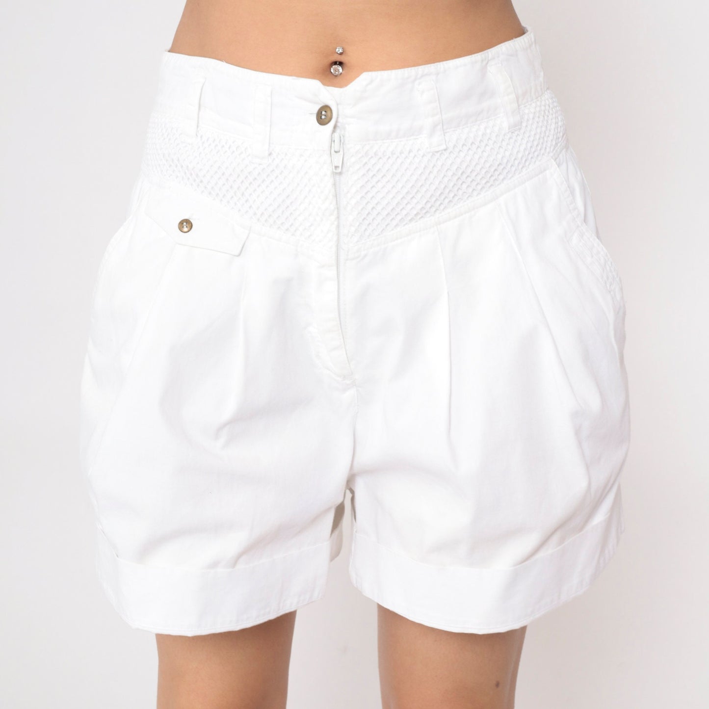 90s White Pleated High-Waist Shorts Fishnet Trim Cotton Medium