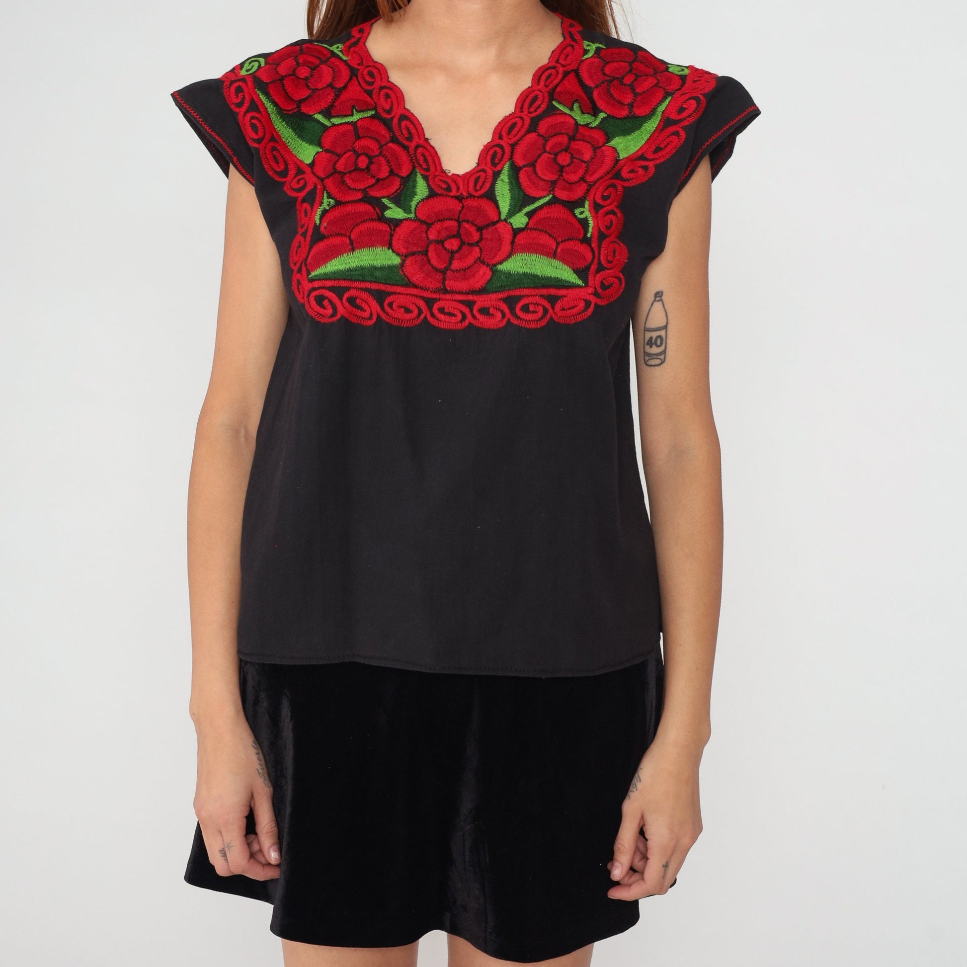 90s Mexican Floral Embroidered Blouse Black Short Sleeve Small