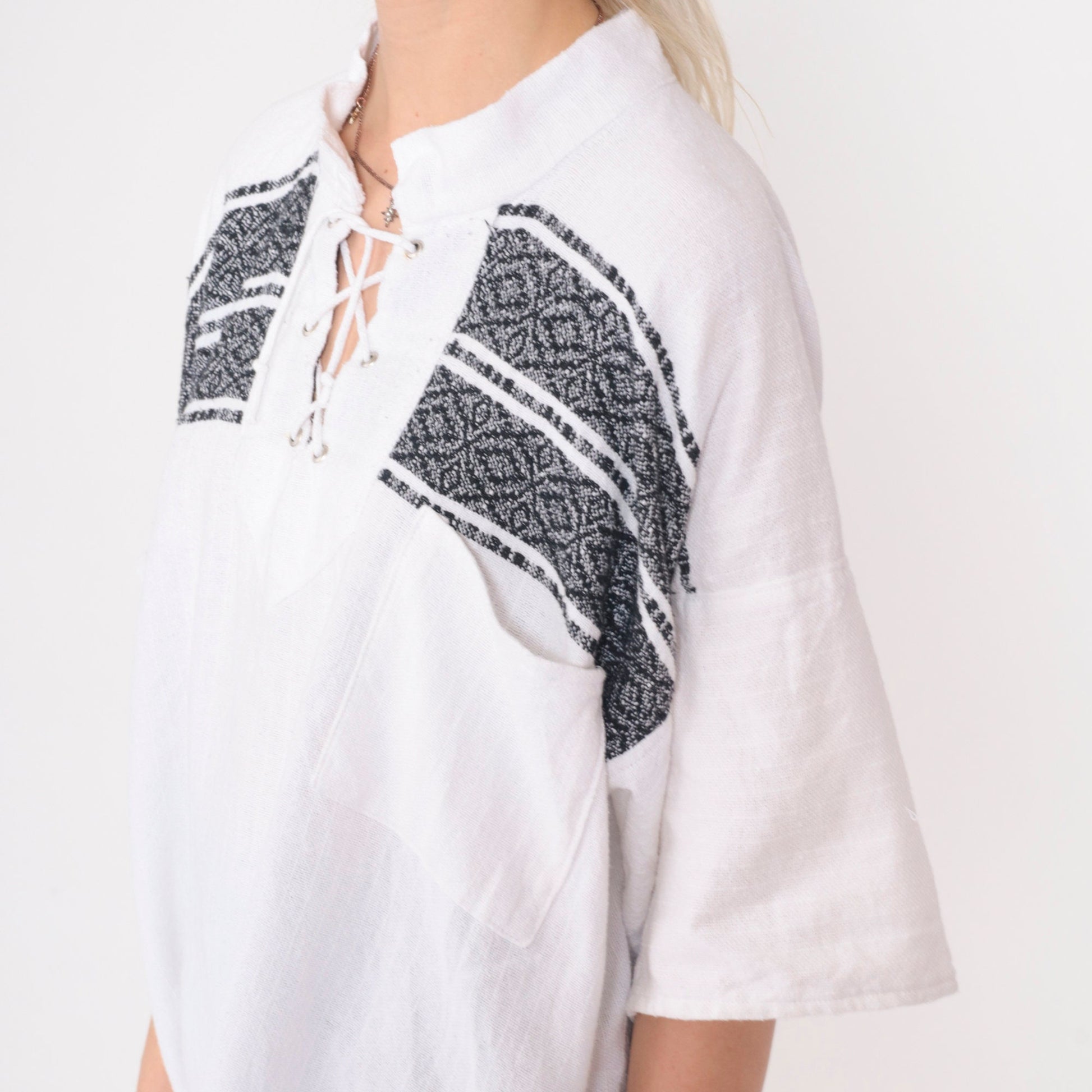 90s White Tunic Top Lace-Up Neckline Black Embroidery Short Sleeve Extra Large