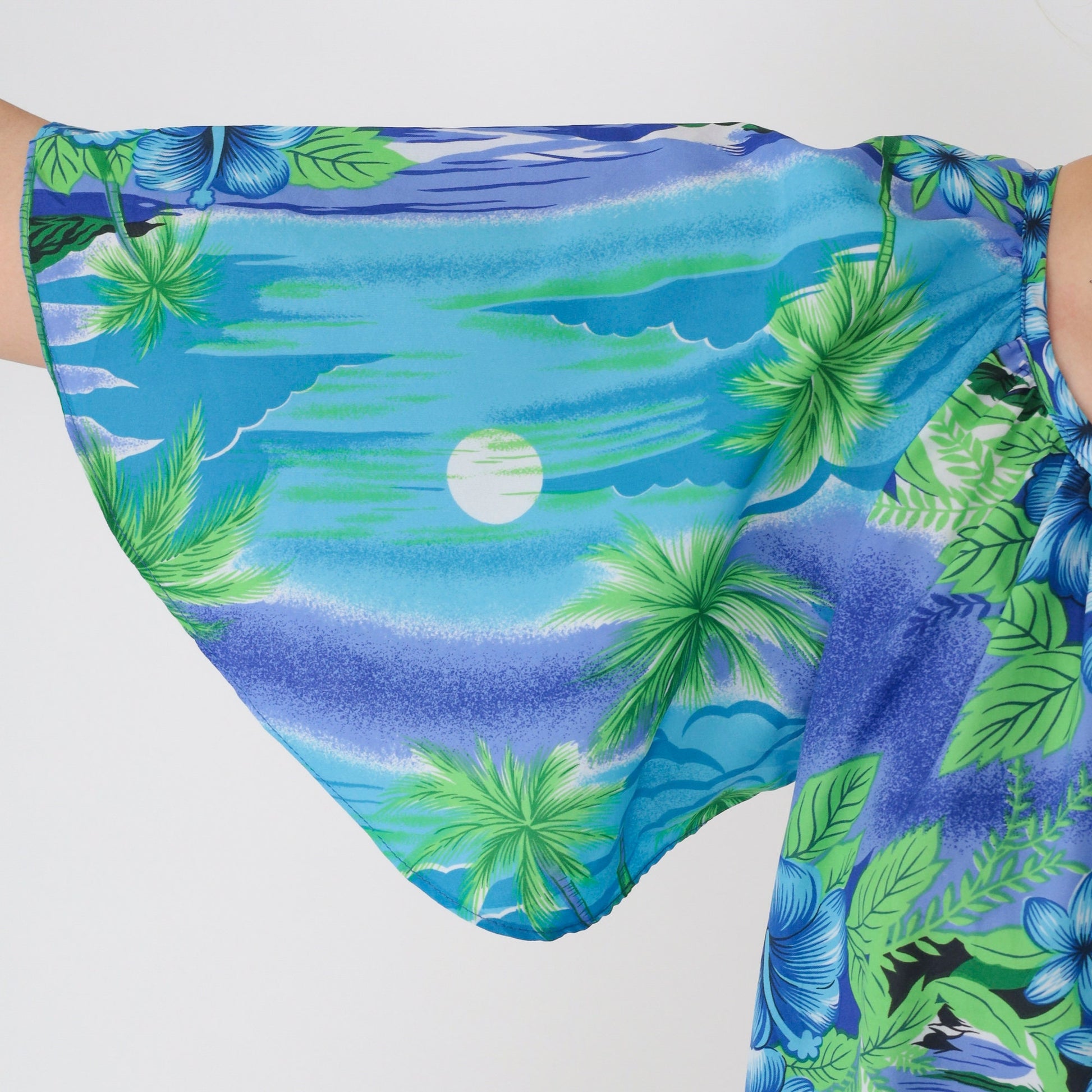1970s Hilo Hattie's Hawaiian Maxi Dress Tropical Floral Print Flutter Sleeve Small