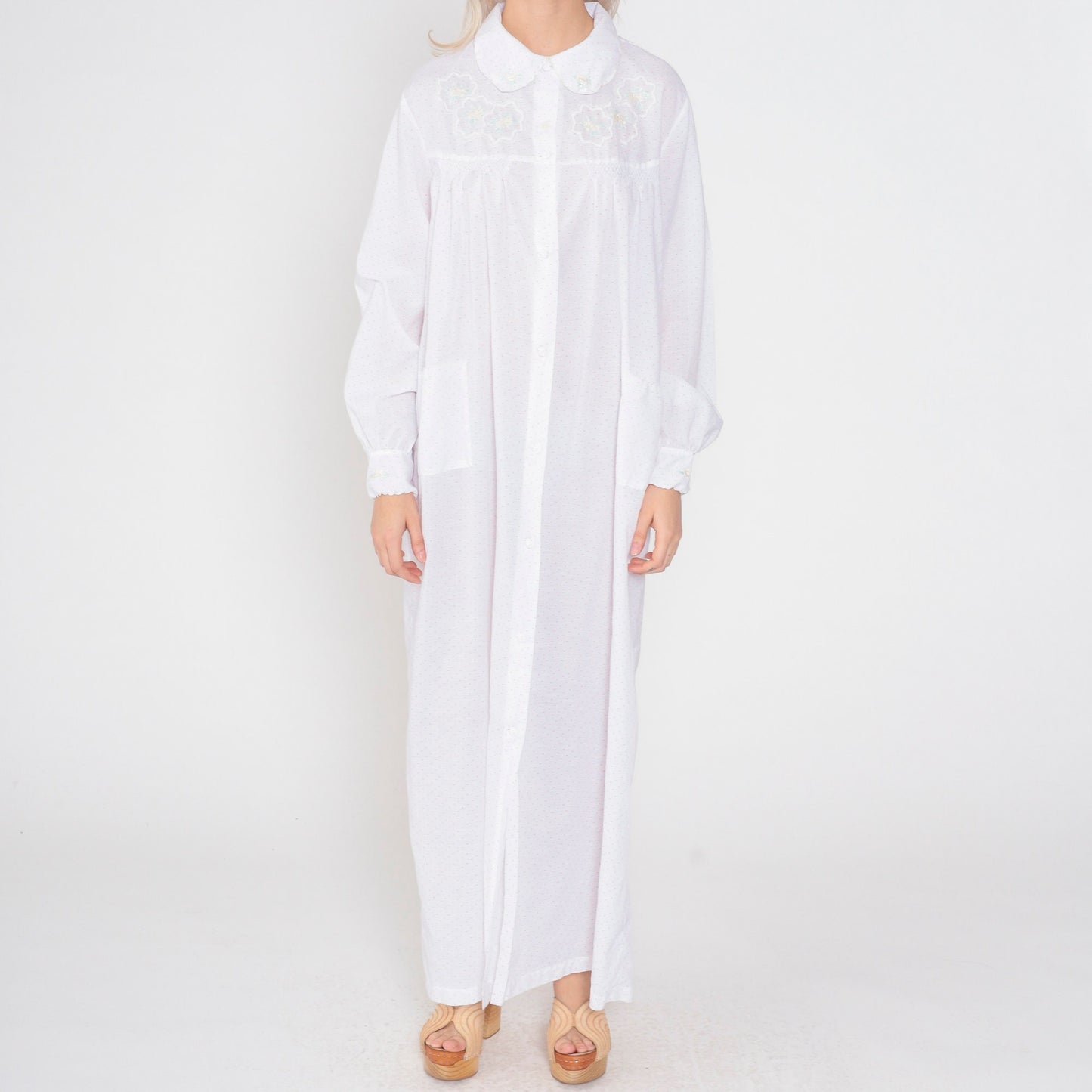 80s White Floral Embroidered Maxi Nightgown Long Sleeve Button Front Large L