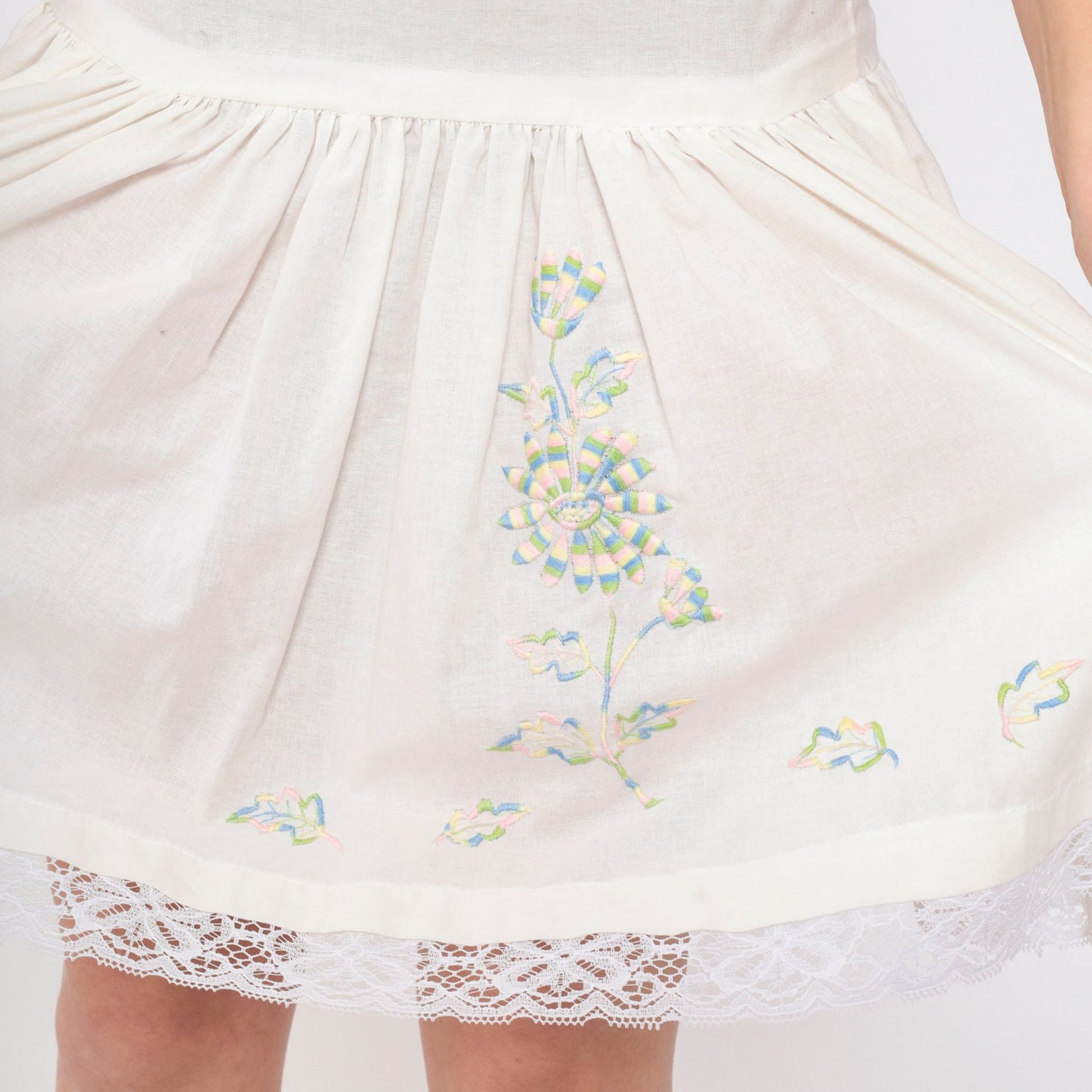 70s White Floral Embroidered Slip Skirt Lace Trim Knee Length Extra Small