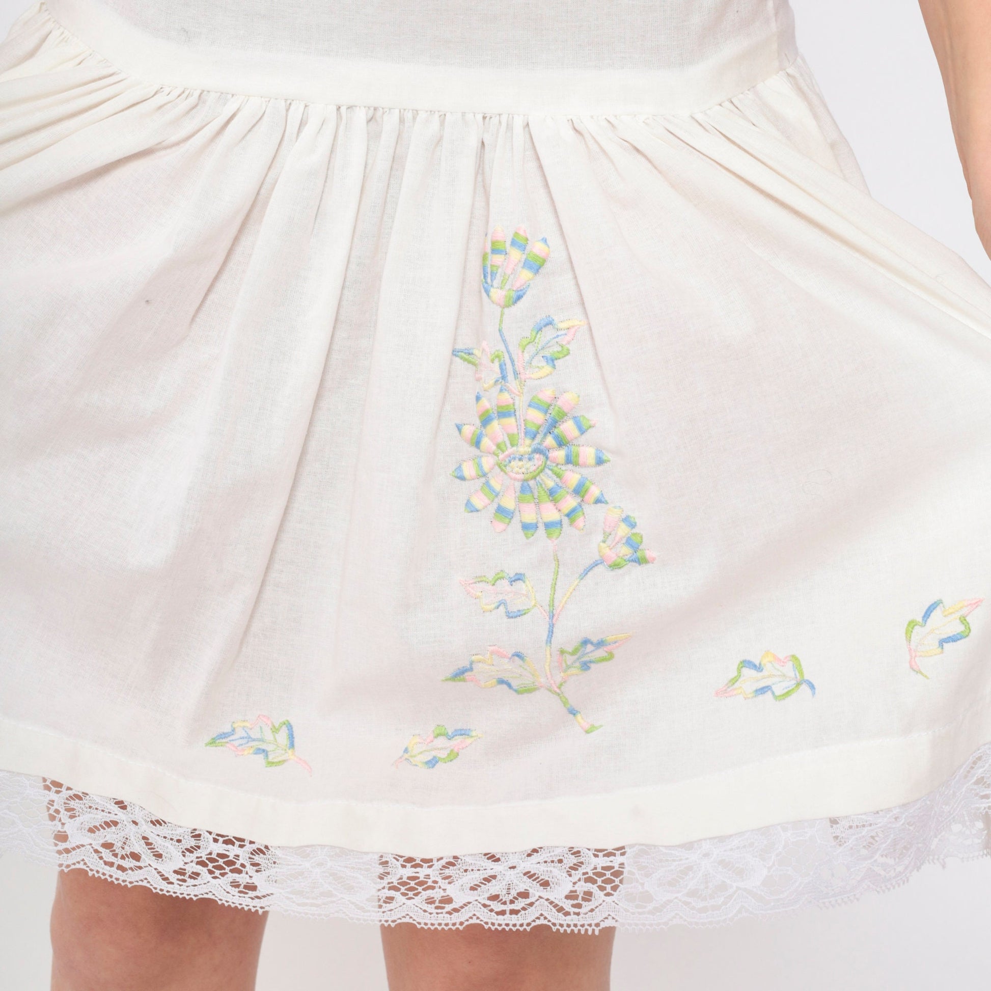 70s White Floral Embroidered Slip Skirt Lace Trim Knee Length Extra Small