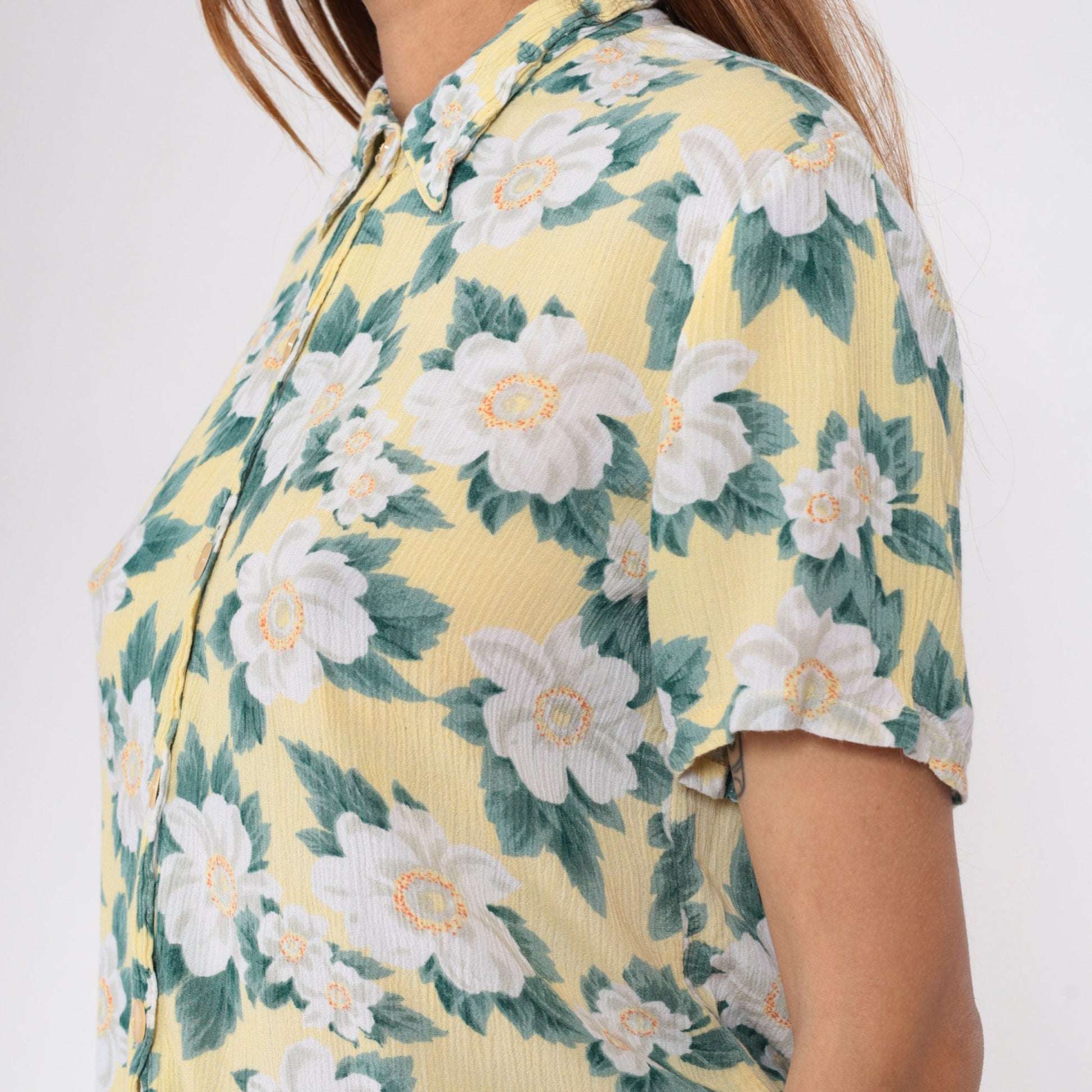90s Yellow Floral Button-Up Blouse Short Sleeve Collared Shirt Medium M