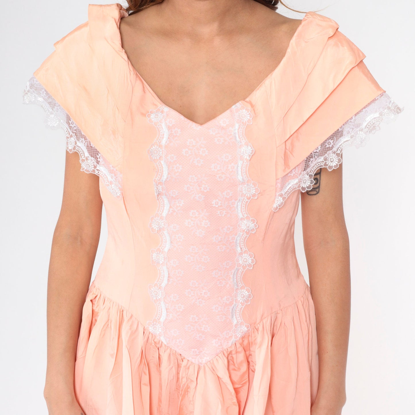 80s Peach Pink Taffeta Midi Dress Lace Trim Basque Waist Cap Sleeve Medium