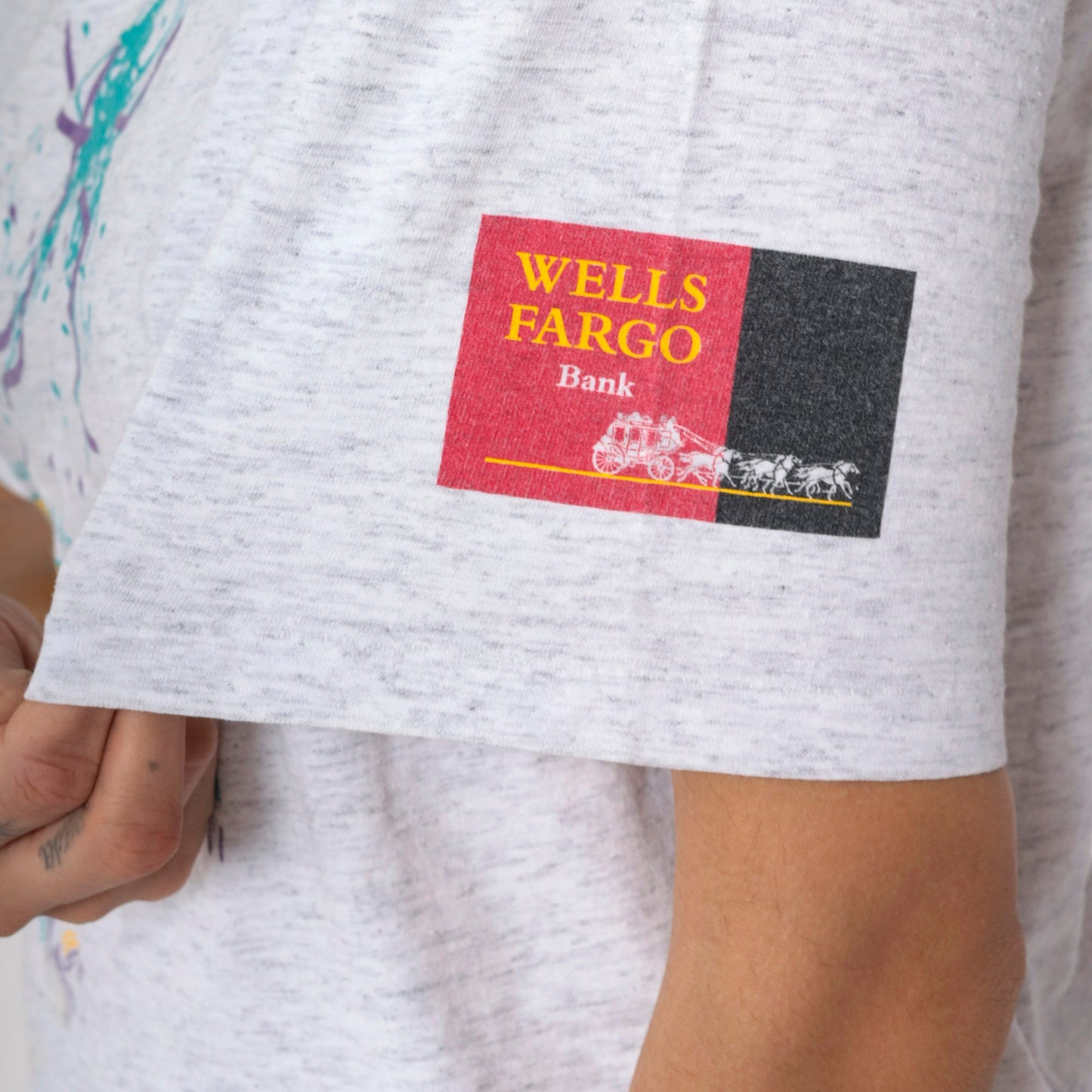 1997 National Senior Sports Classic VI Wells Fargo Torch Relay Graphic Tee Heather Grey Large