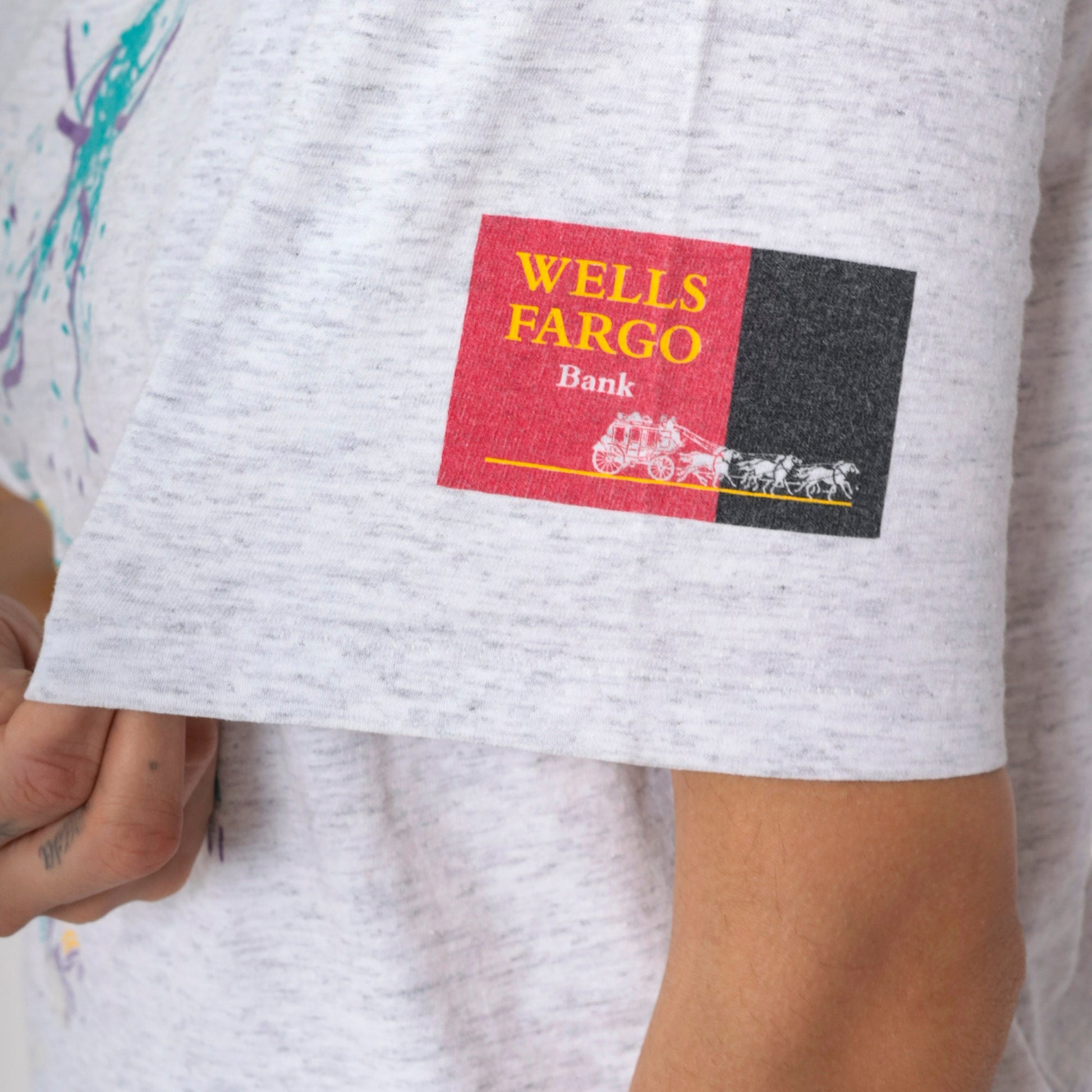 1997 National Senior Sports Classic VI Wells Fargo Torch Relay Graphic Tee Heather Grey Large