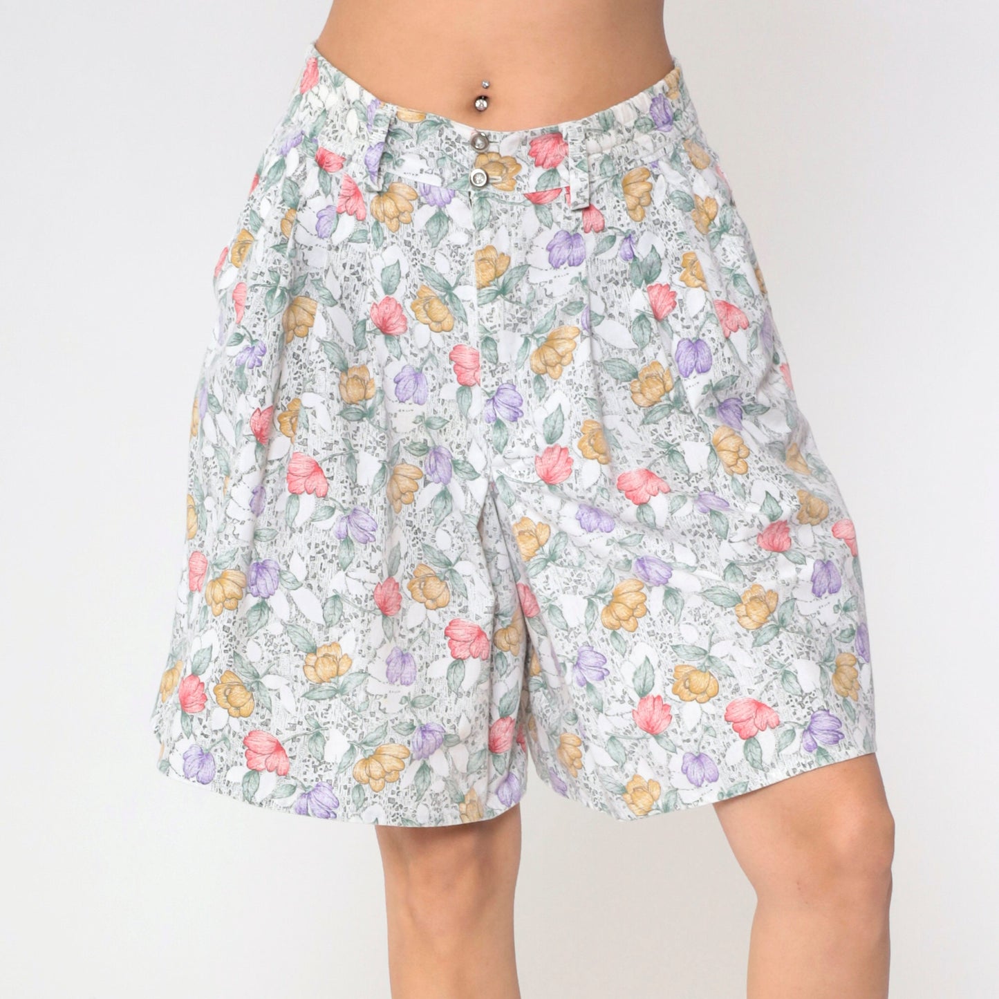 90s Floral High-Waisted Shorts White Pleated Wide Leg Medium