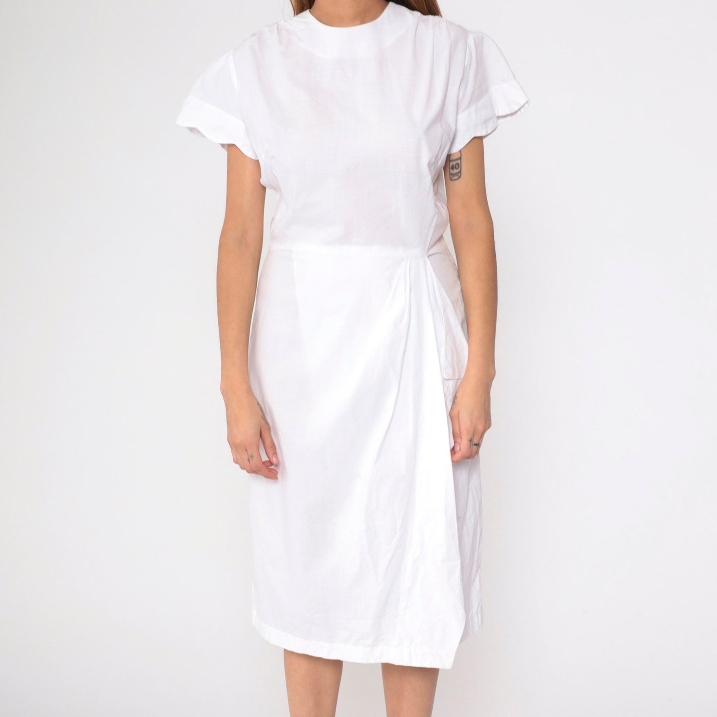 1940s White Cotton Midi Dress Puff Sleeve Scalloped Button Back Medium
